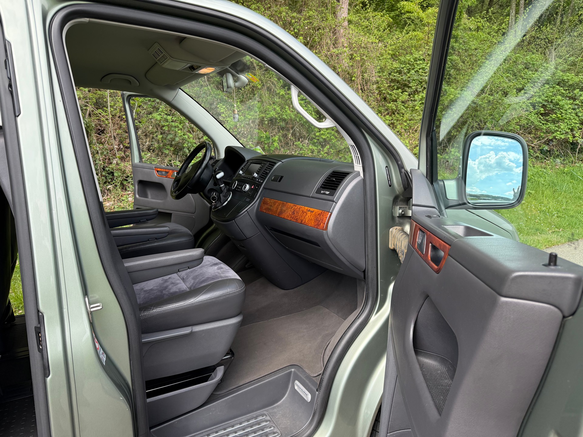 VW 2.5 TDI 174 Highline-image-12
