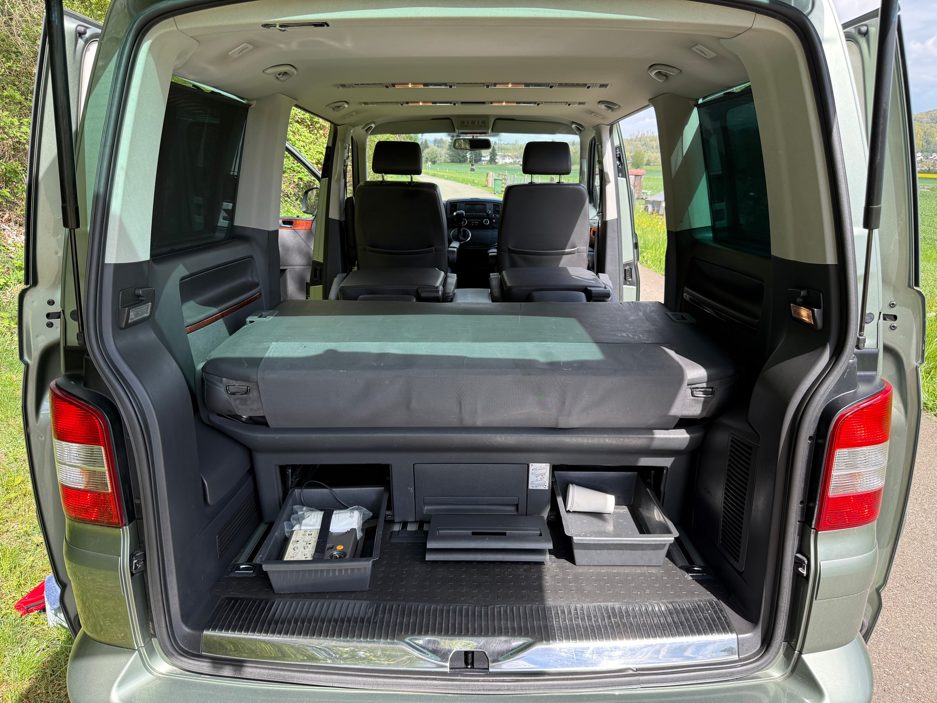 VW 2.5 TDI 174 Highline-image-16