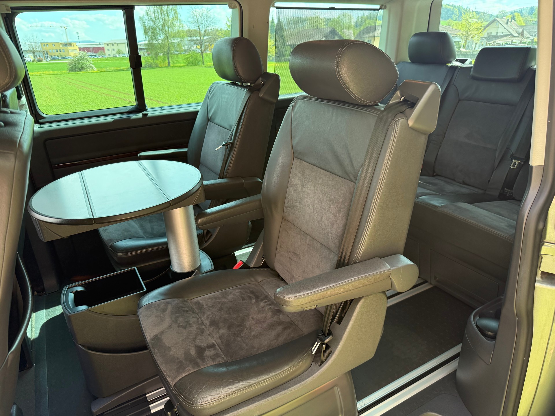 VW 2.5 TDI 174 Highline-image-7