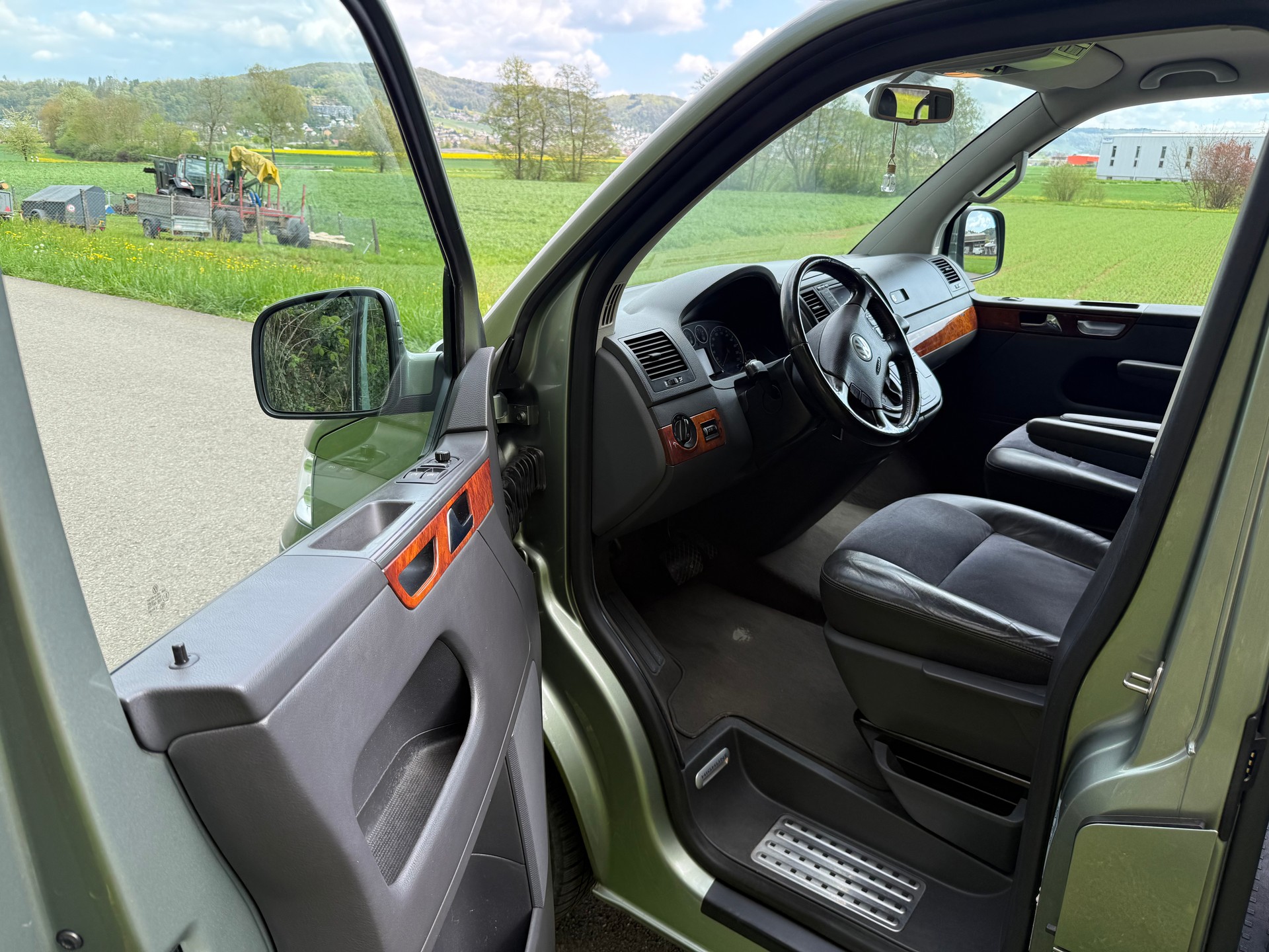 VW 2.5 TDI 174 Highline-image-13