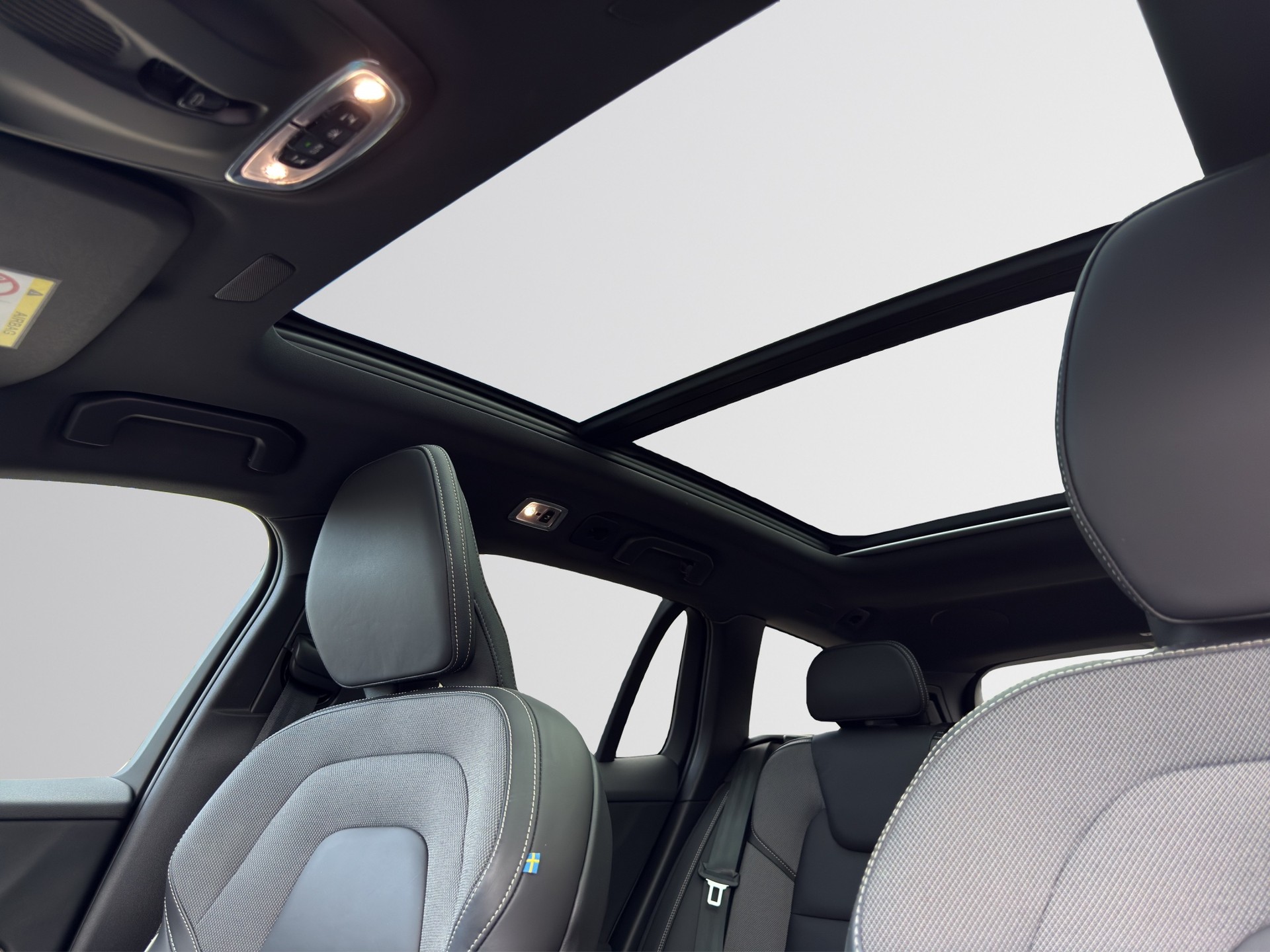 VOLVO V60 2.0 T6 TE R-Design eAWD-image-13