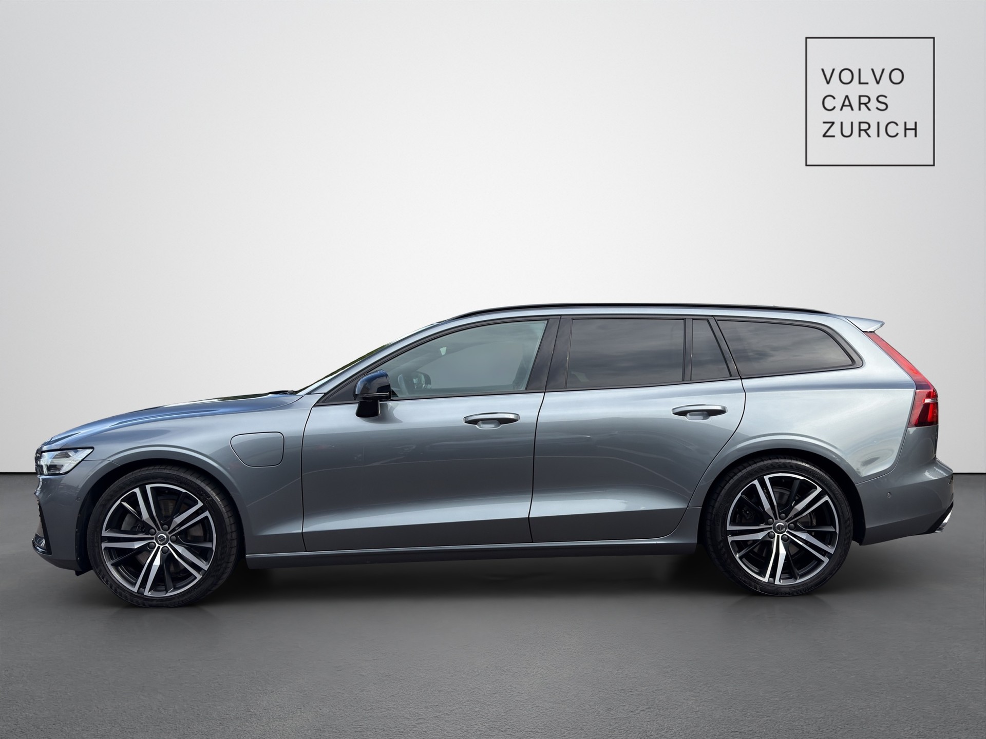 VOLVO V60 2.0 T6 TE R-Design eAWD-image-2