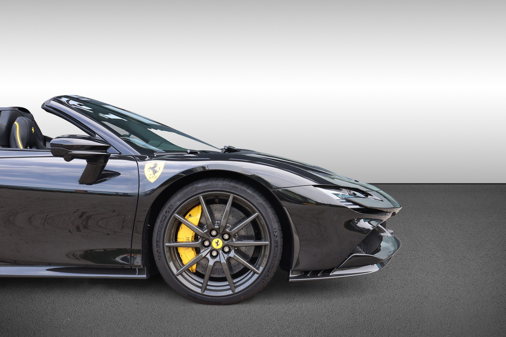 FERRARI SF90 Spider-image-8