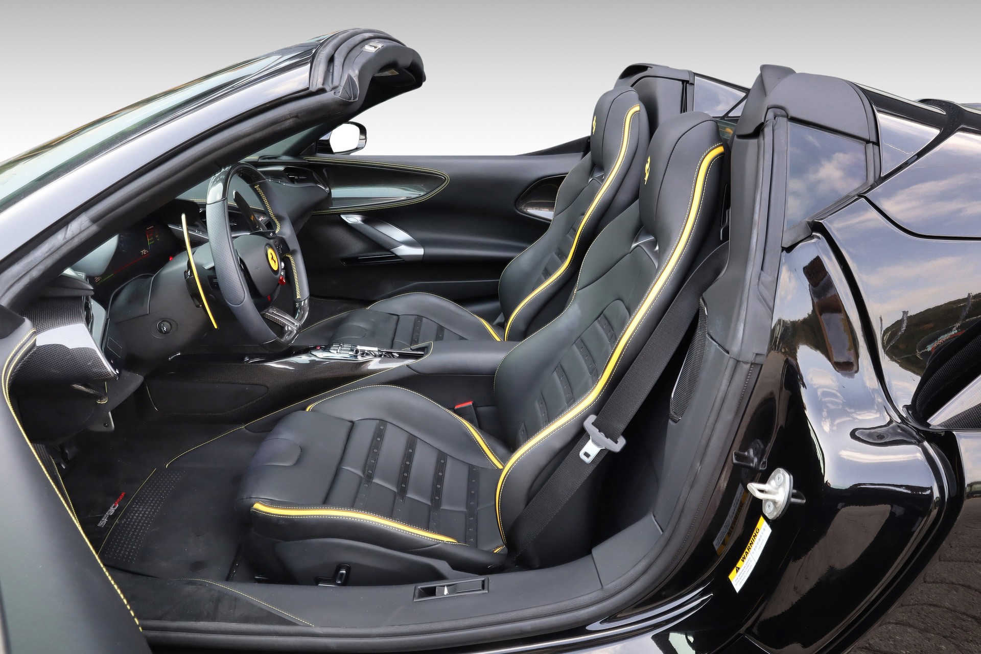 FERRARI SF90 Spider-image-9