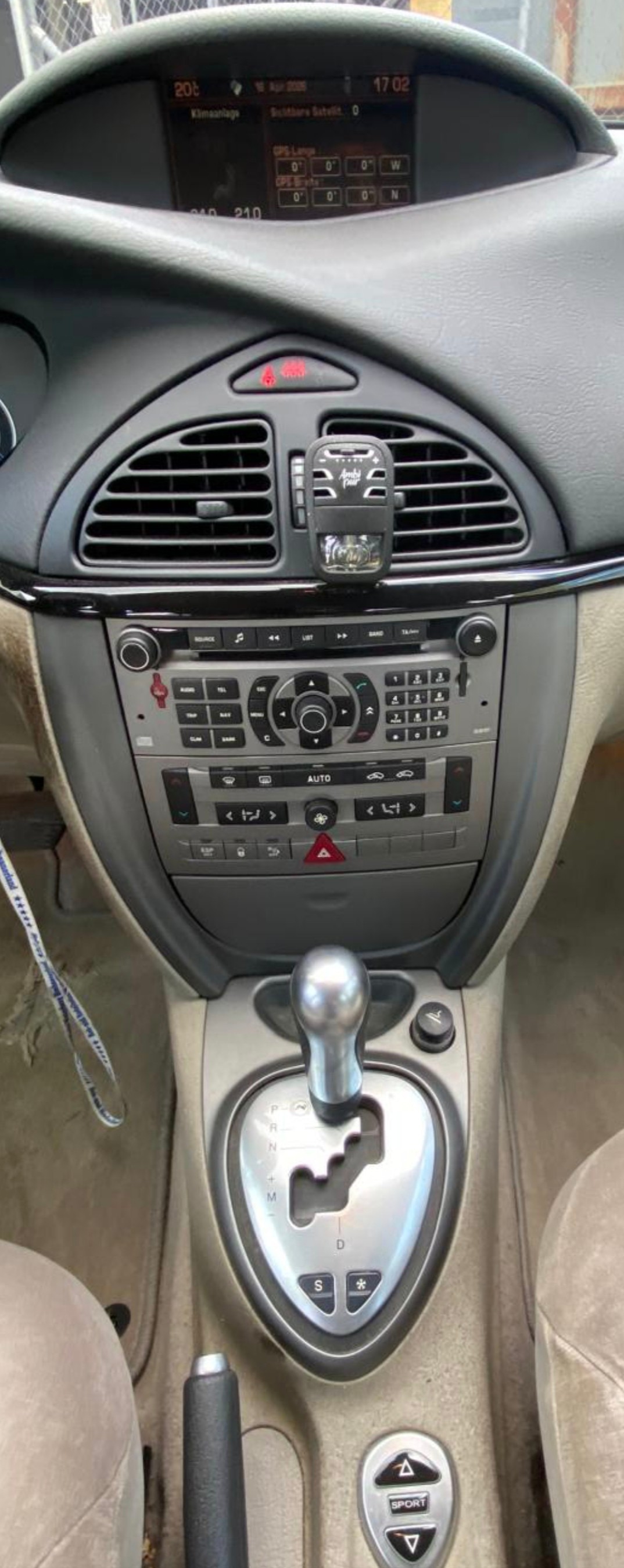 CITROEN C5 Berline 2.2 HDi Exclusive Automatic-image-9