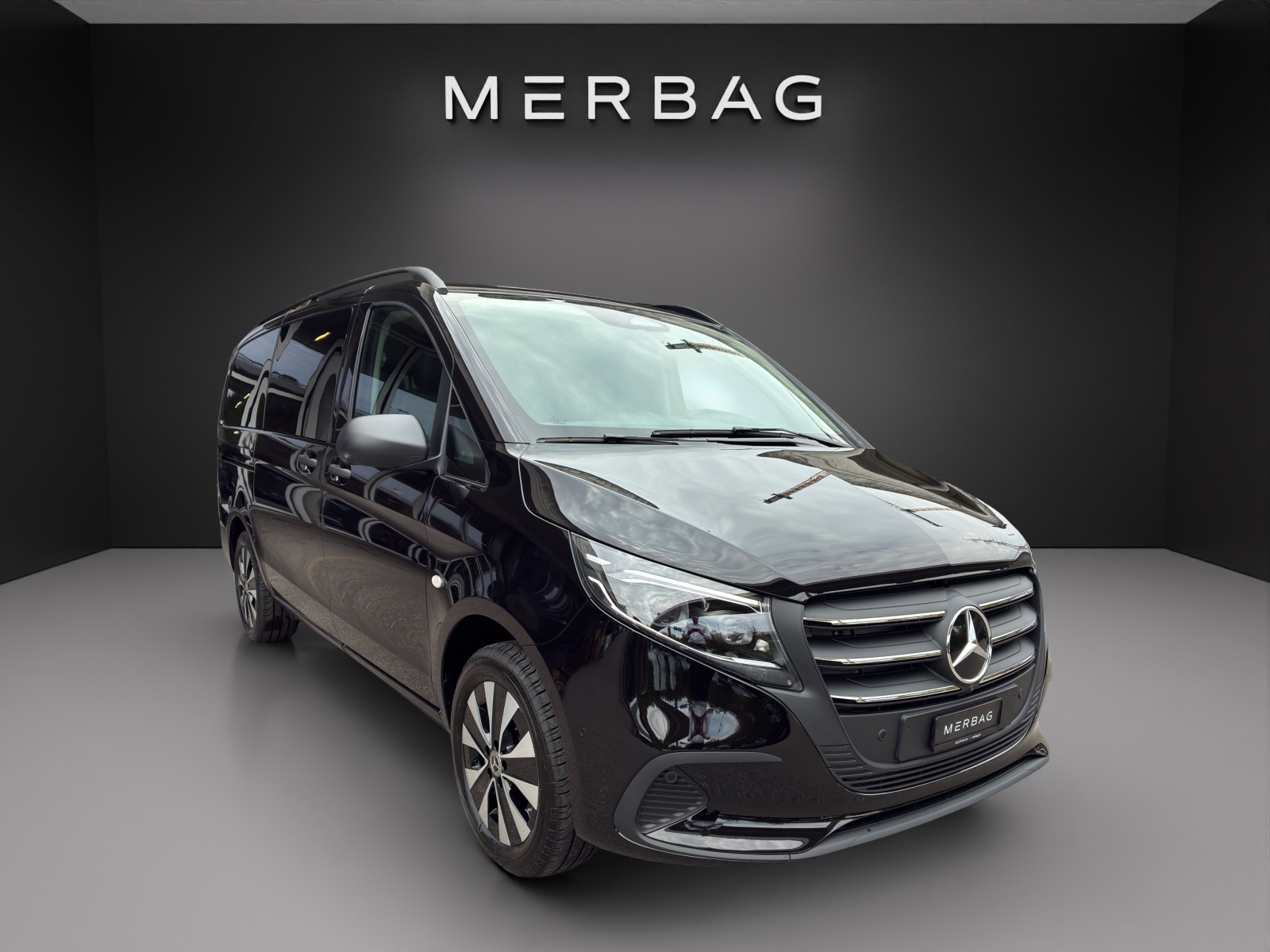 MERCEDES-BENZ Vito 124 CDI Lang Tourer 9G-Tronic Select-image-0