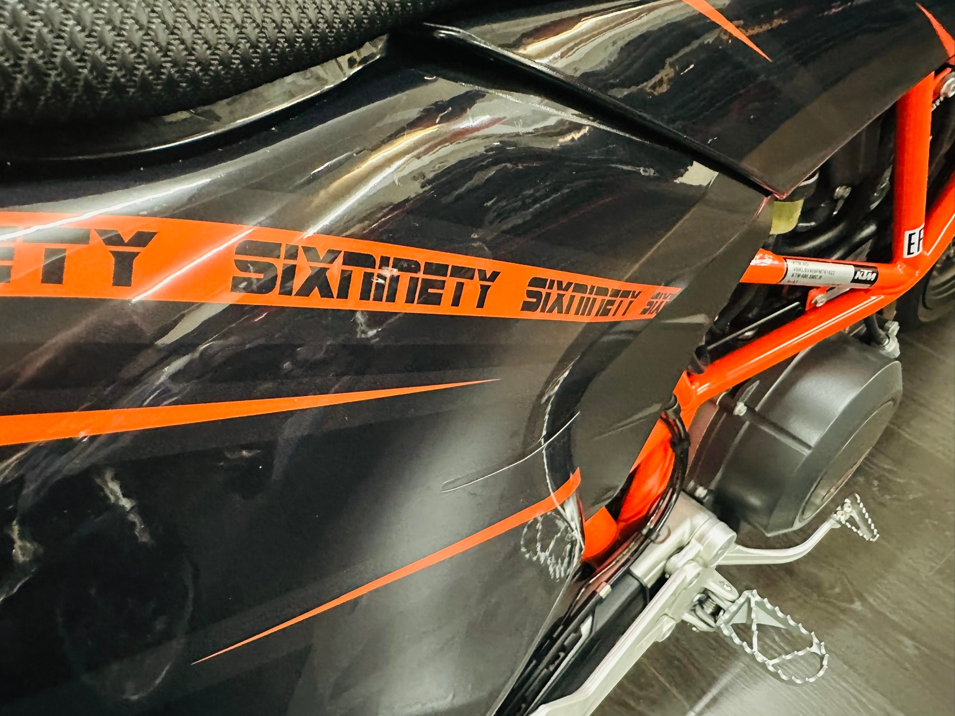 KTM 690 SMC R ABS (35 kW)-showroom-element-2