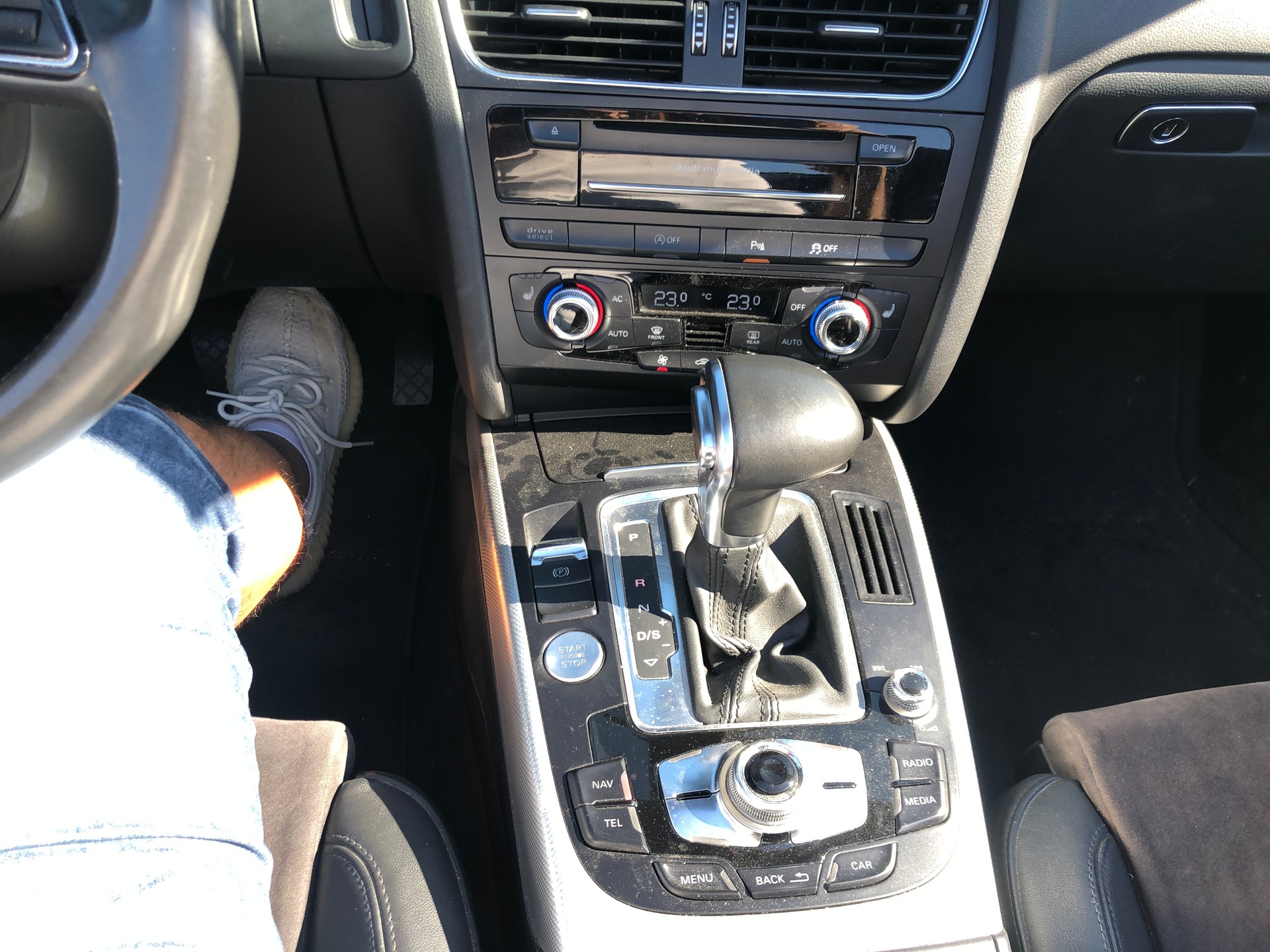 AUDI A5 Cabriolet 3.0 TFSI quattro S-tronic-image-14