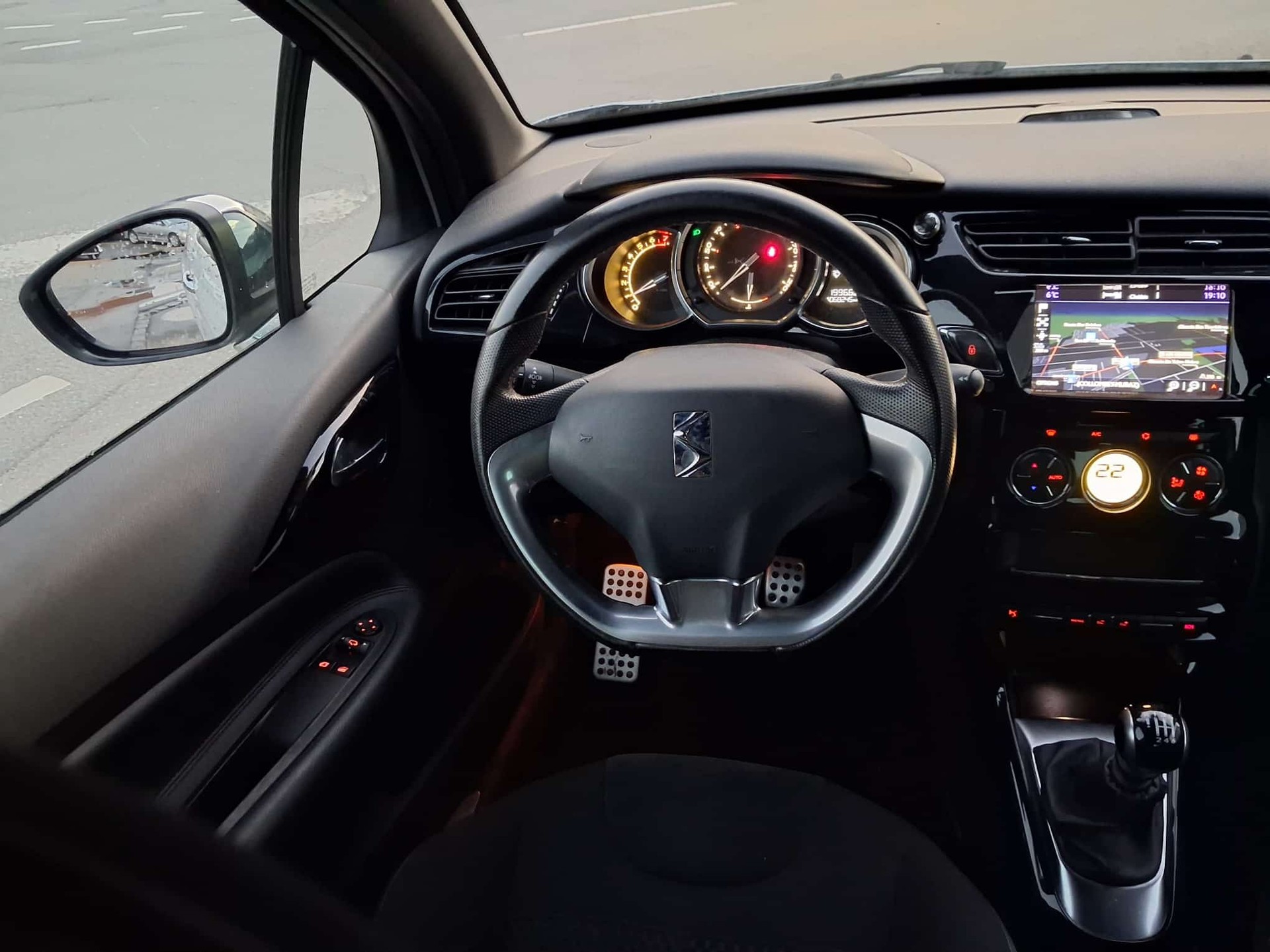 DS AUTOMOBILES DS 3 1.2 THP STT-image-9