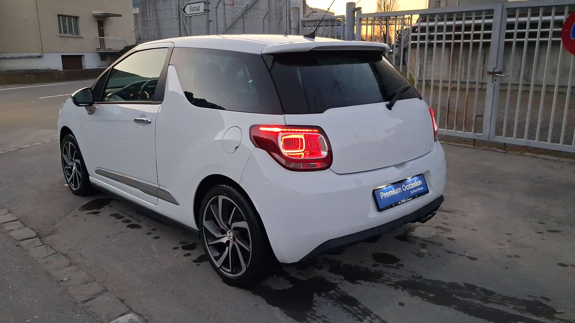 DS AUTOMOBILES DS 3 1.2 THP STT-image-3