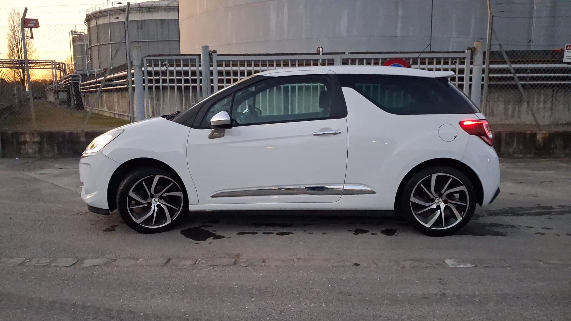 DS AUTOMOBILES DS 3 1.2 THP STT-image-6