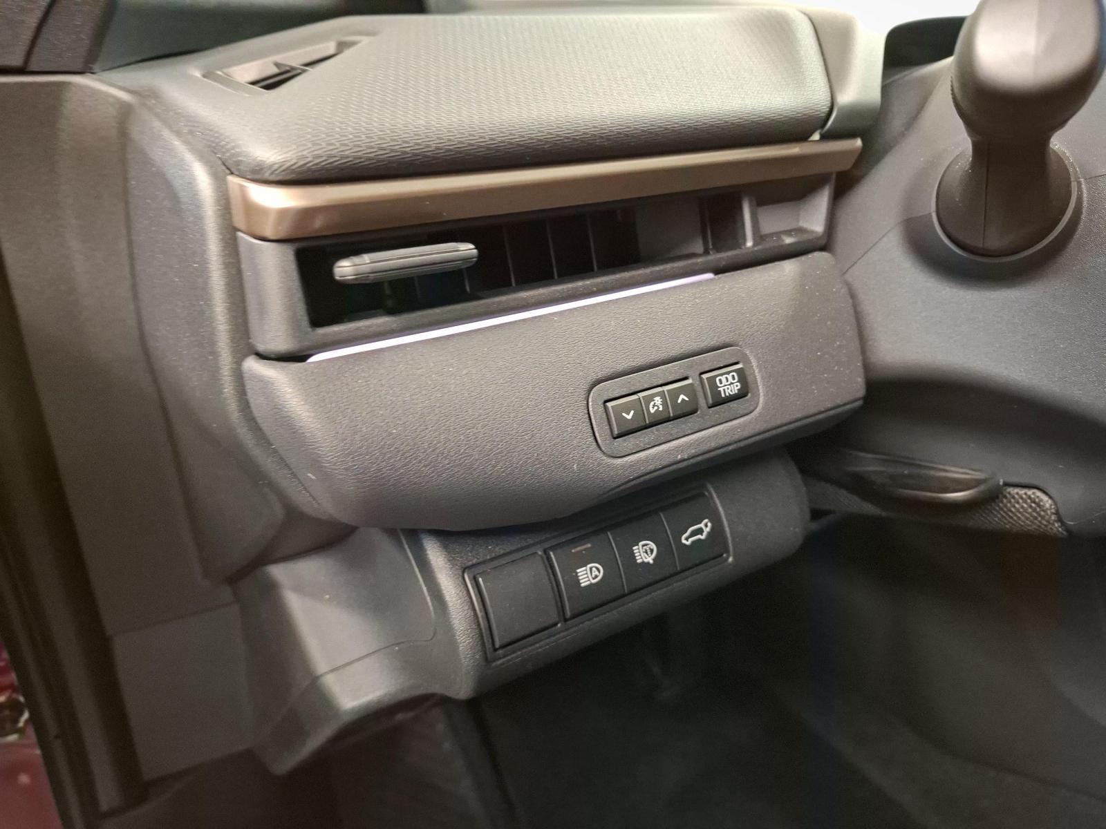 TOYOTA bZ4X Premium AWD-image-16