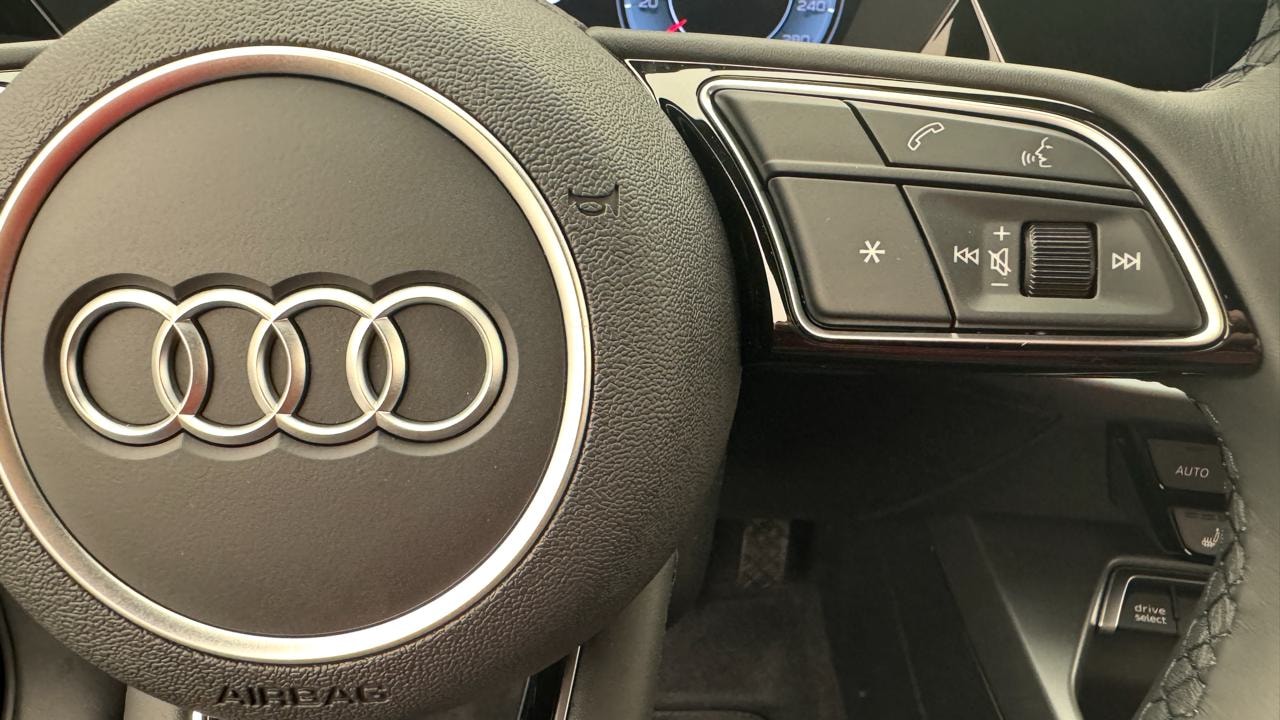 AUDI A3 allstreet 40 TFSI S-tronic quatttro-image-9