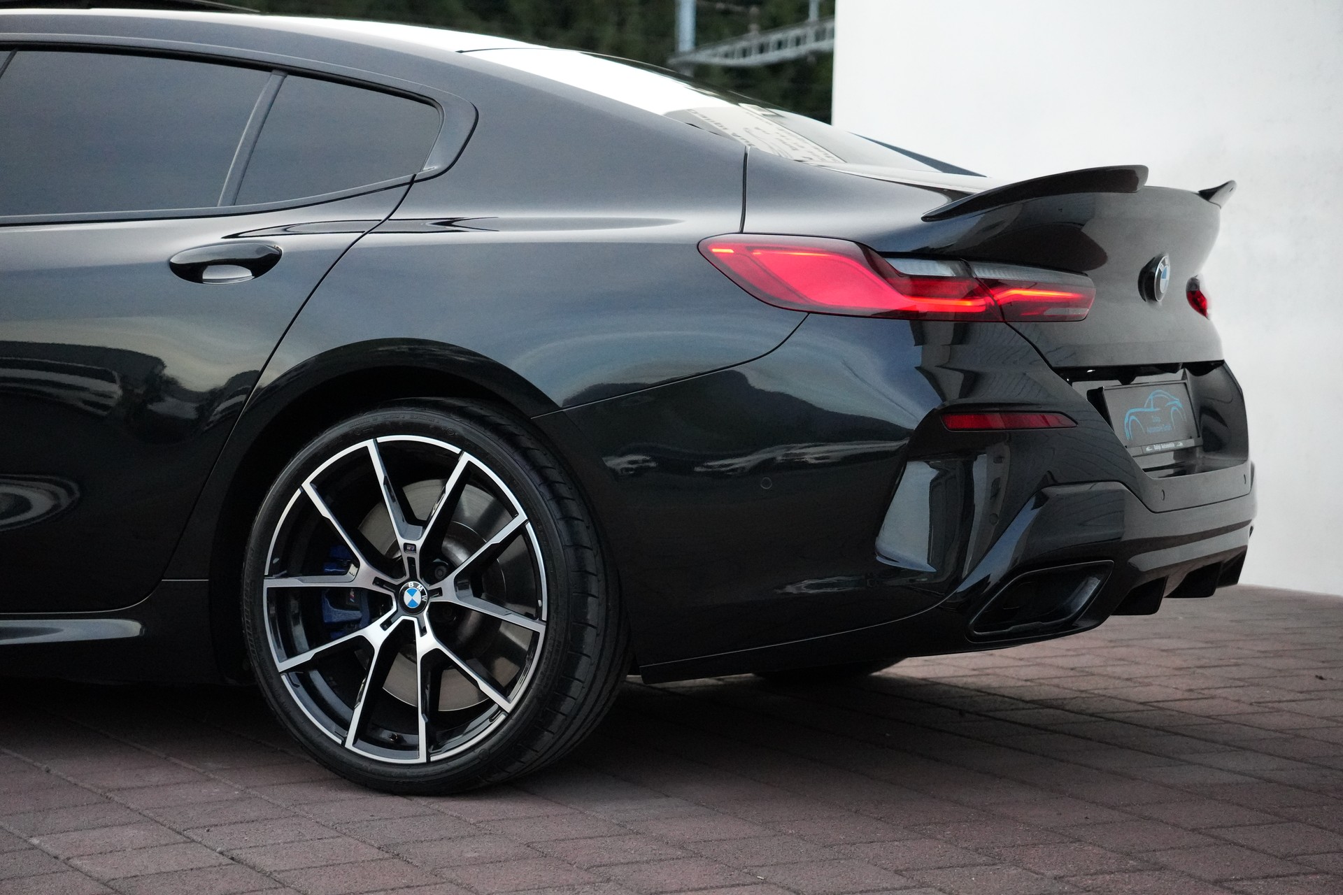 BMW M850i xDrive Steptronic (CH)-showroom-element-2