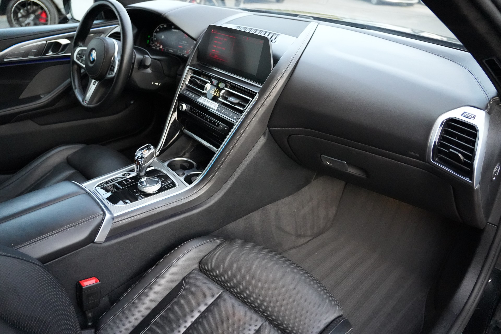 BMW M850i xDrive Steptronic (CH)-image-14