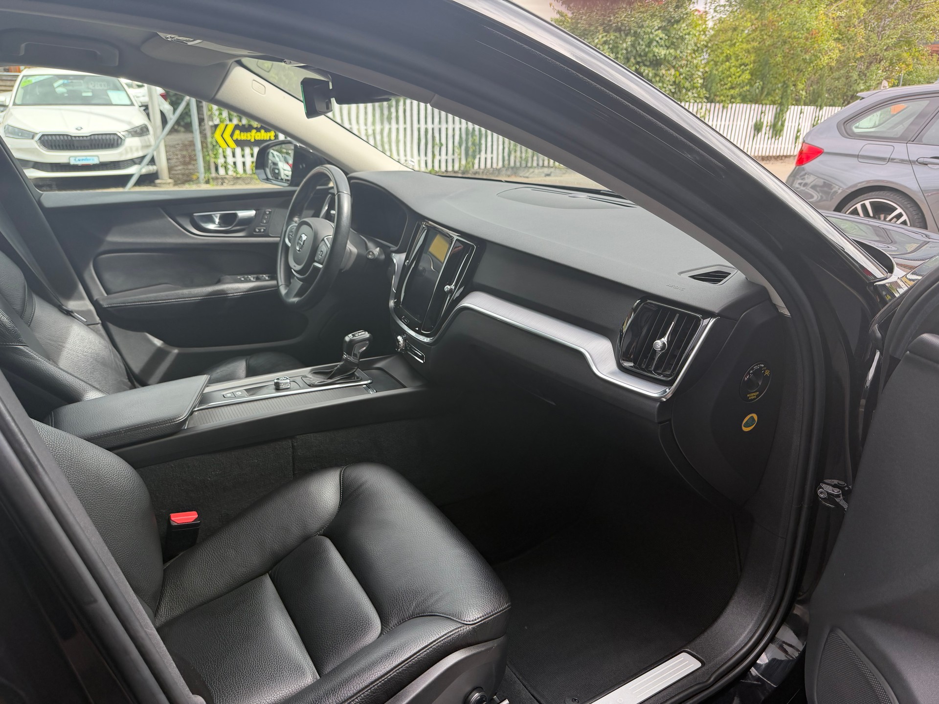 VOLVO V60 D4 Inscription Geartronic-image-11