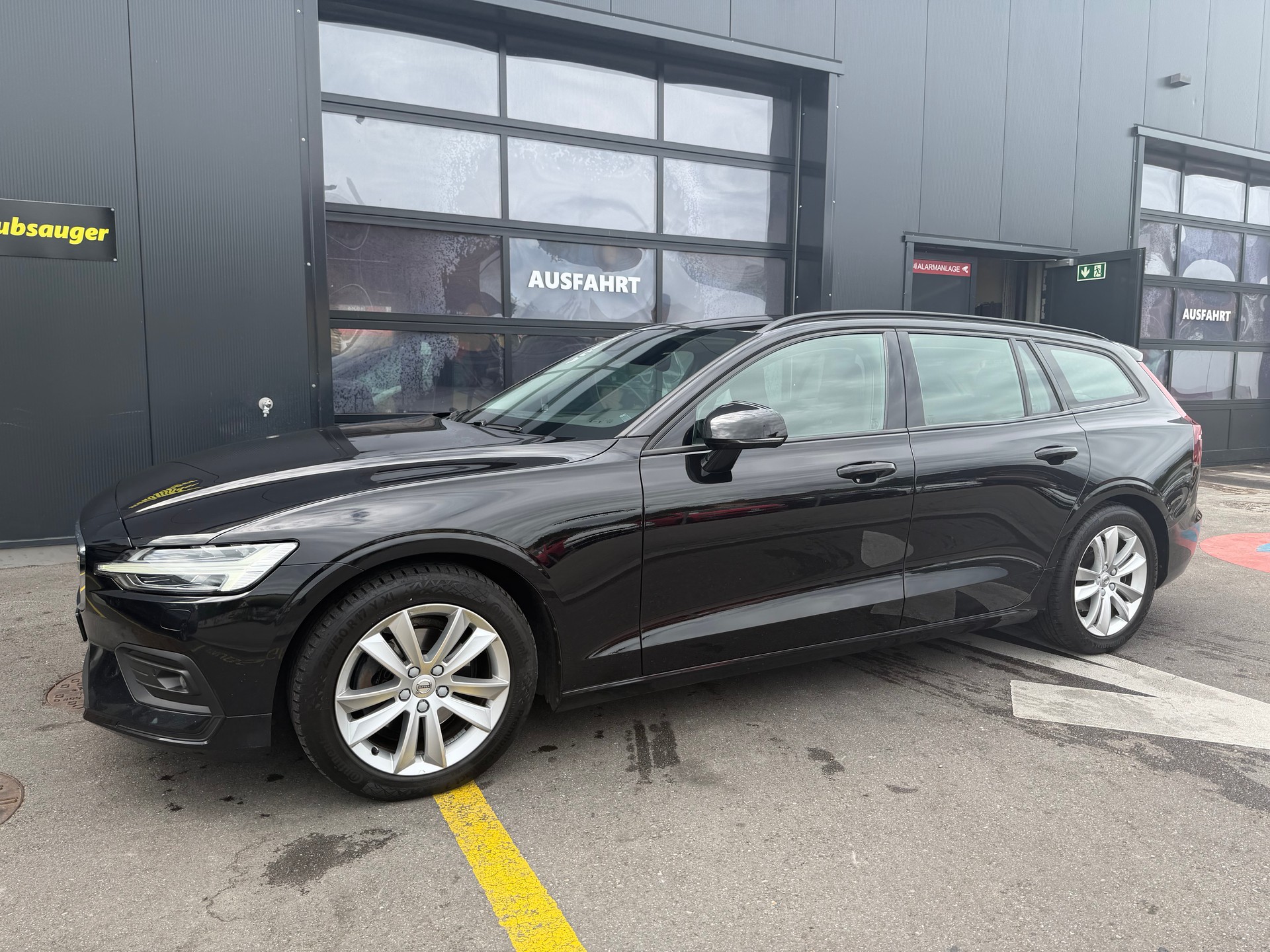 VOLVO V60 D4 Inscription Geartronic-image-3