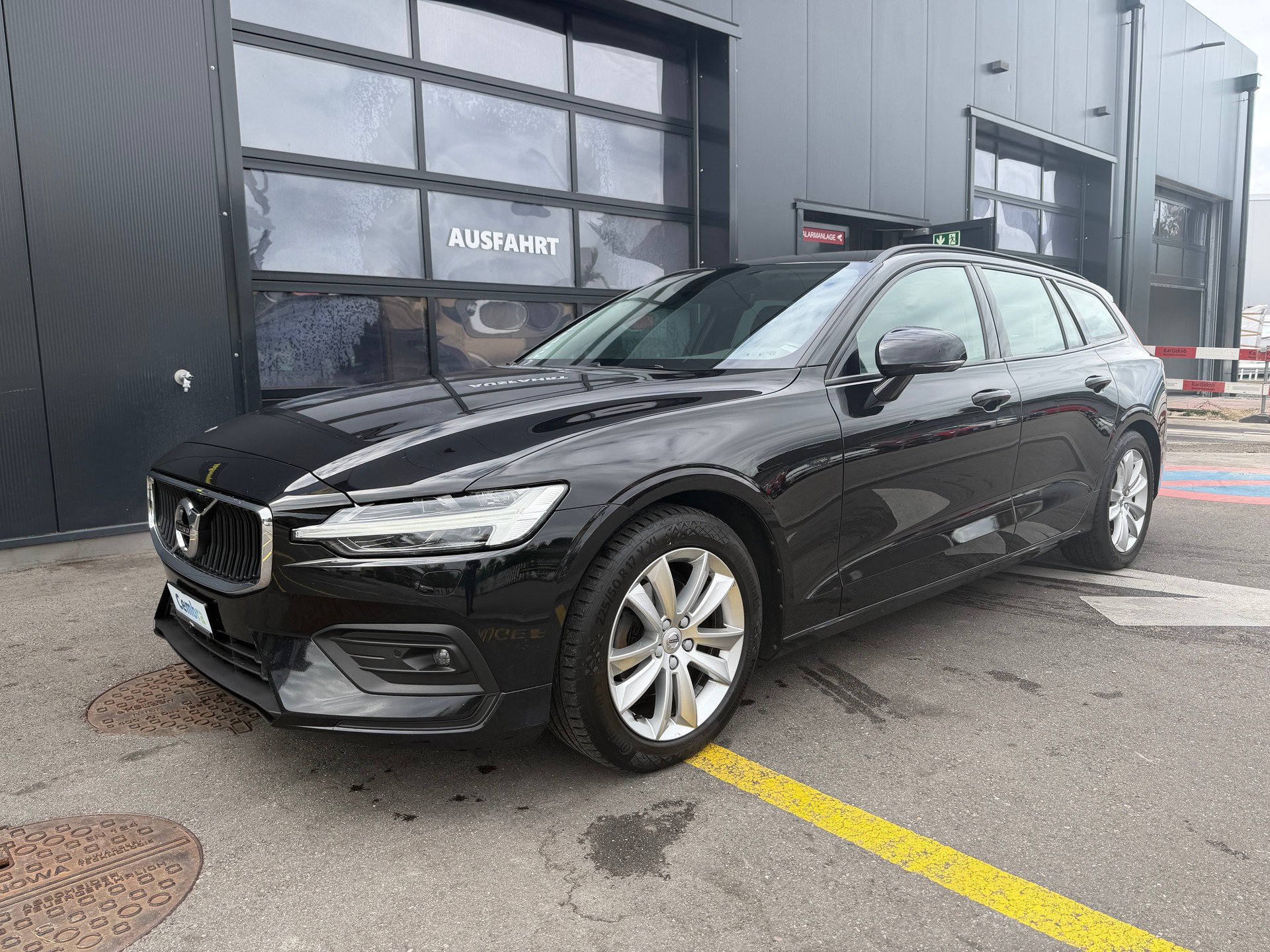 VOLVO V60 D4 Inscription Geartronic-image-0