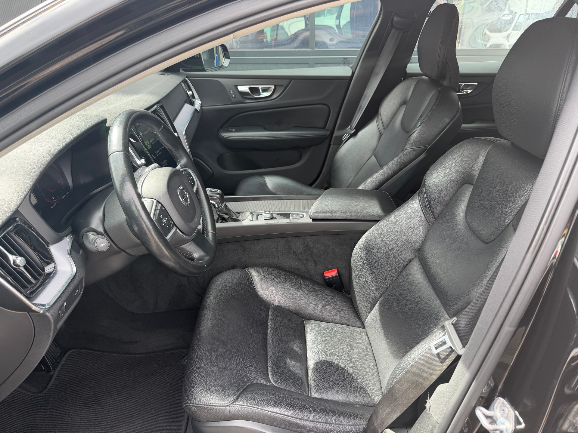 VOLVO V60 D4 Inscription Geartronic-image-9