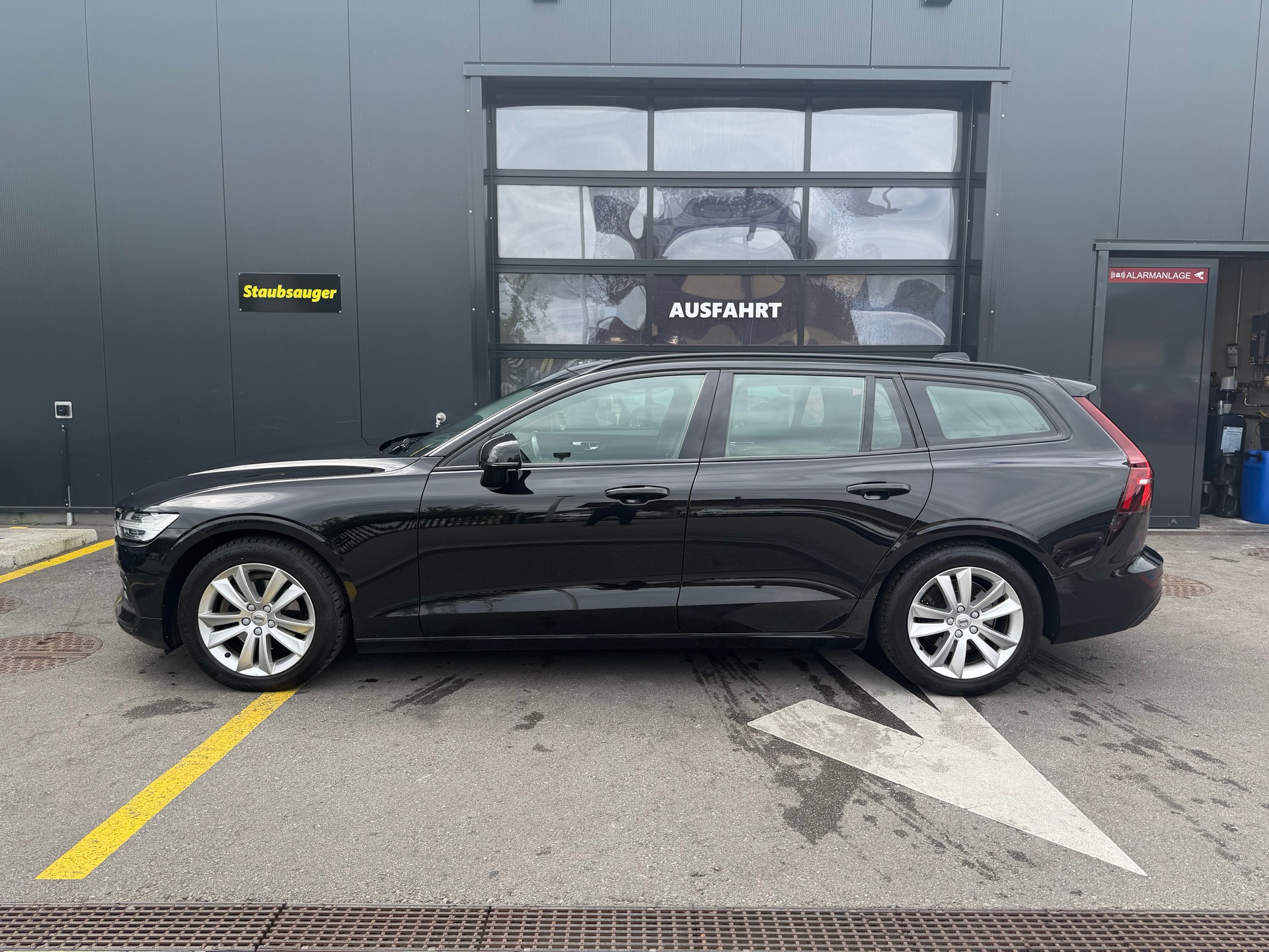 VOLVO V60 D4 Inscription Geartronic-image-4