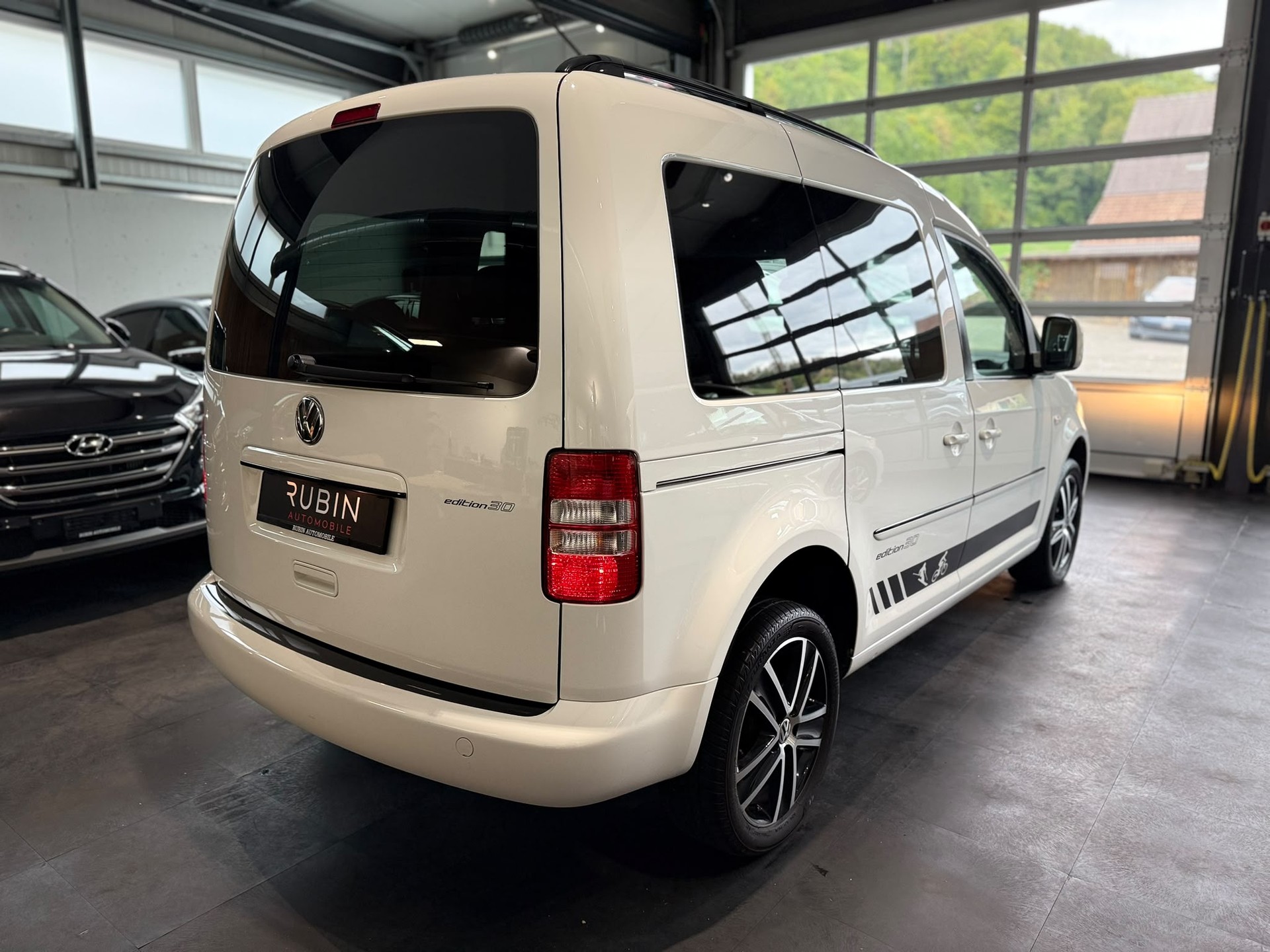 VW Caddy 2.0 TDI 4Motion - Edition 30-image-6