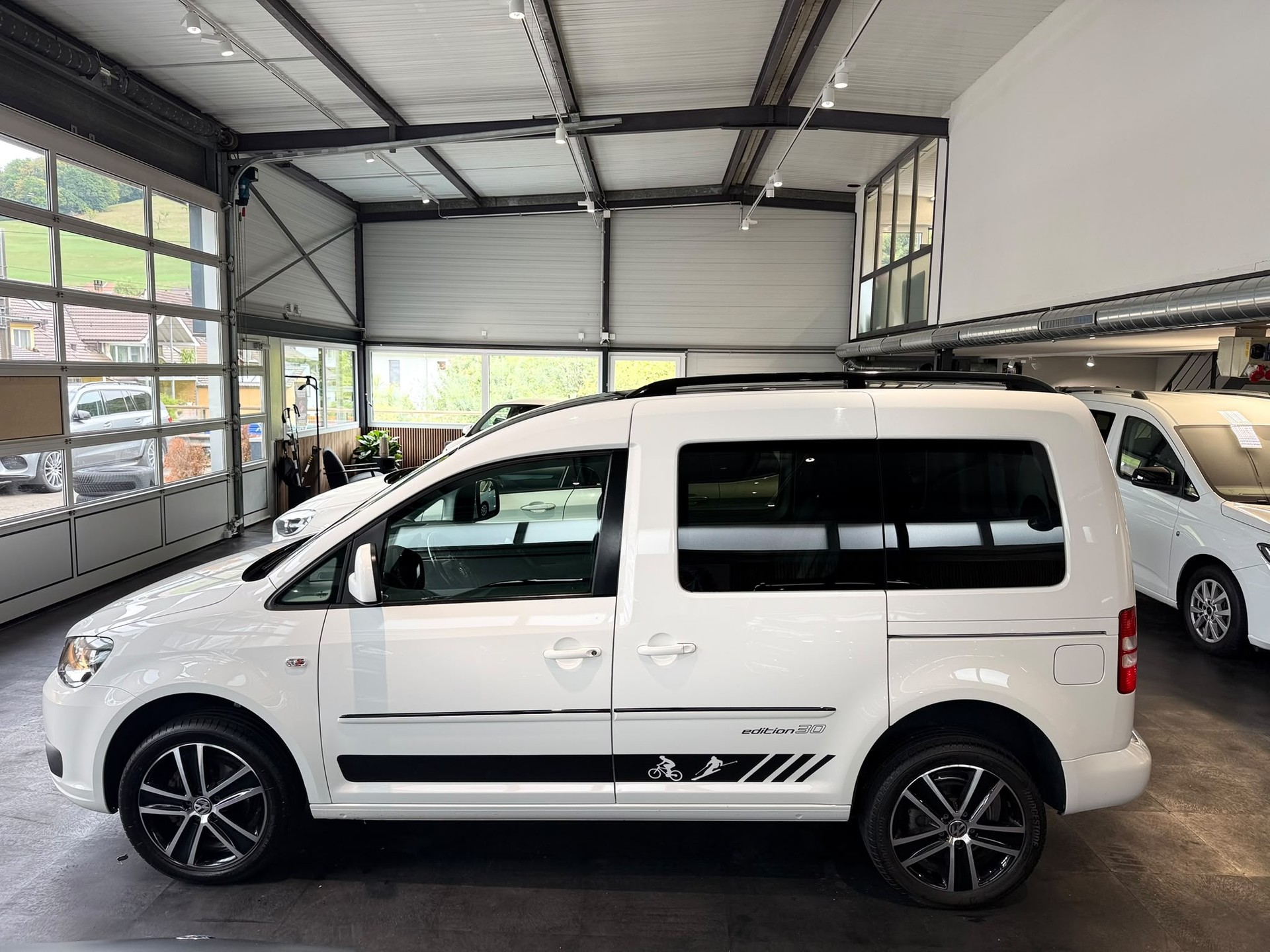 VW Caddy 2.0 TDI 4Motion - Edition 30-showroom-element-1