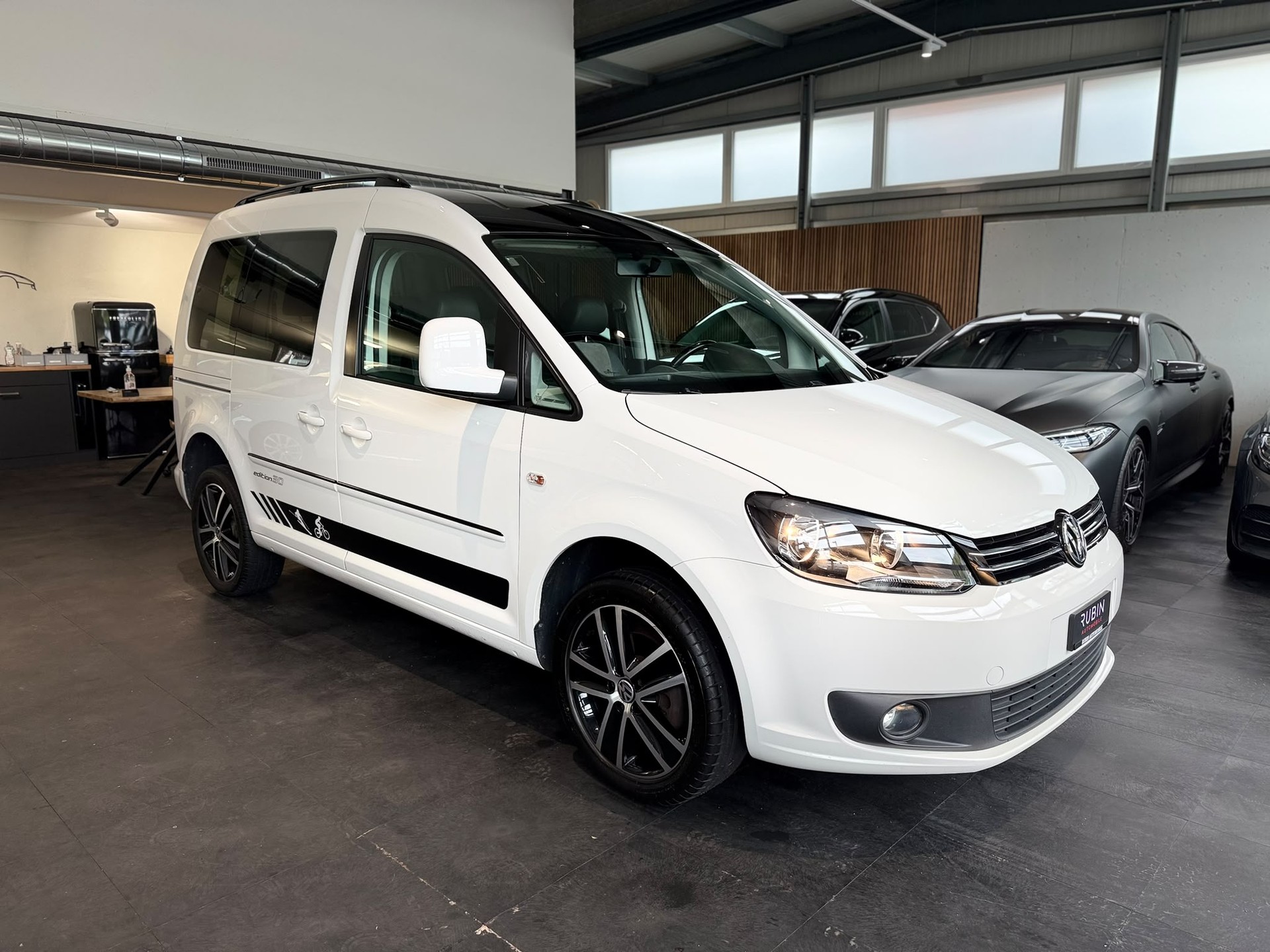 VW Caddy 2.0 TDI 4Motion - Edition 30-image-7