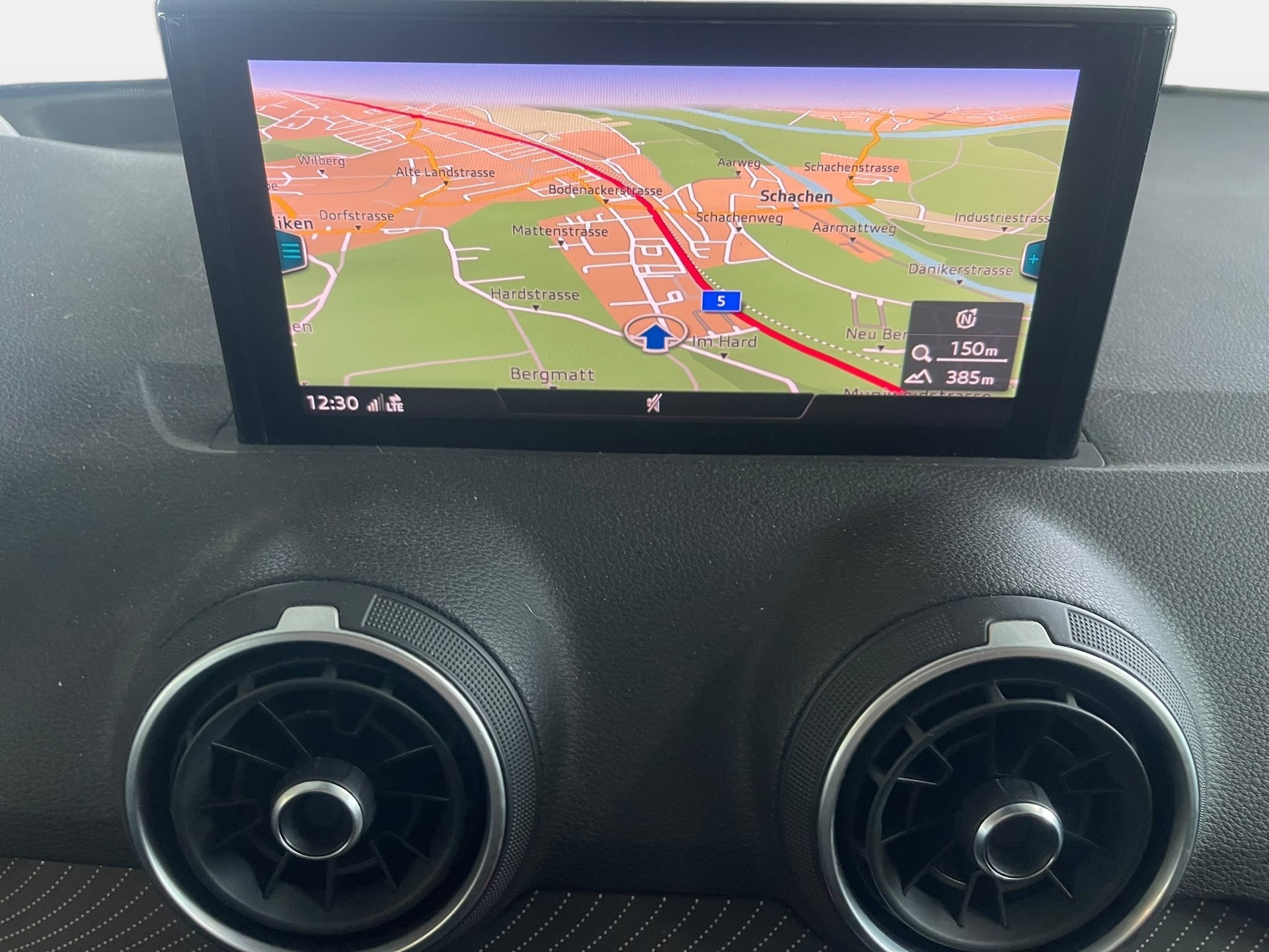 AUDI Q2 1.4 TFSI sport S-tronic | CH-Auto | Frisch MFK | Pano Dach | Virtual Cockpit | S-Line Paket-image-13