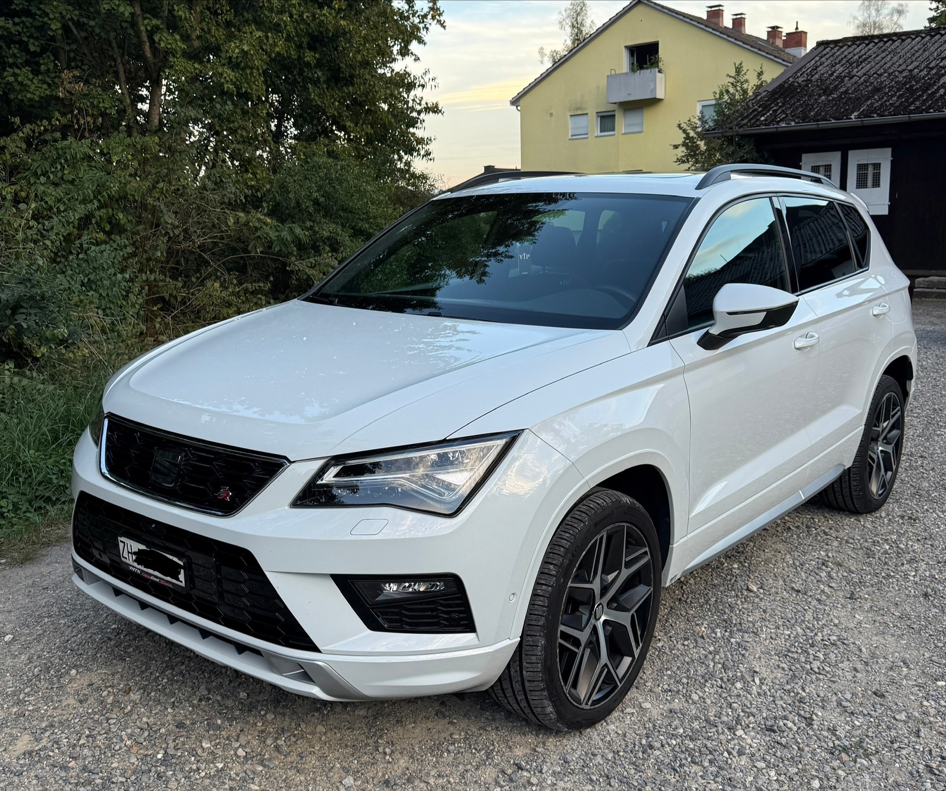 SEAT 2.0 TDI Swiss FR 4Drive DSG-image-0