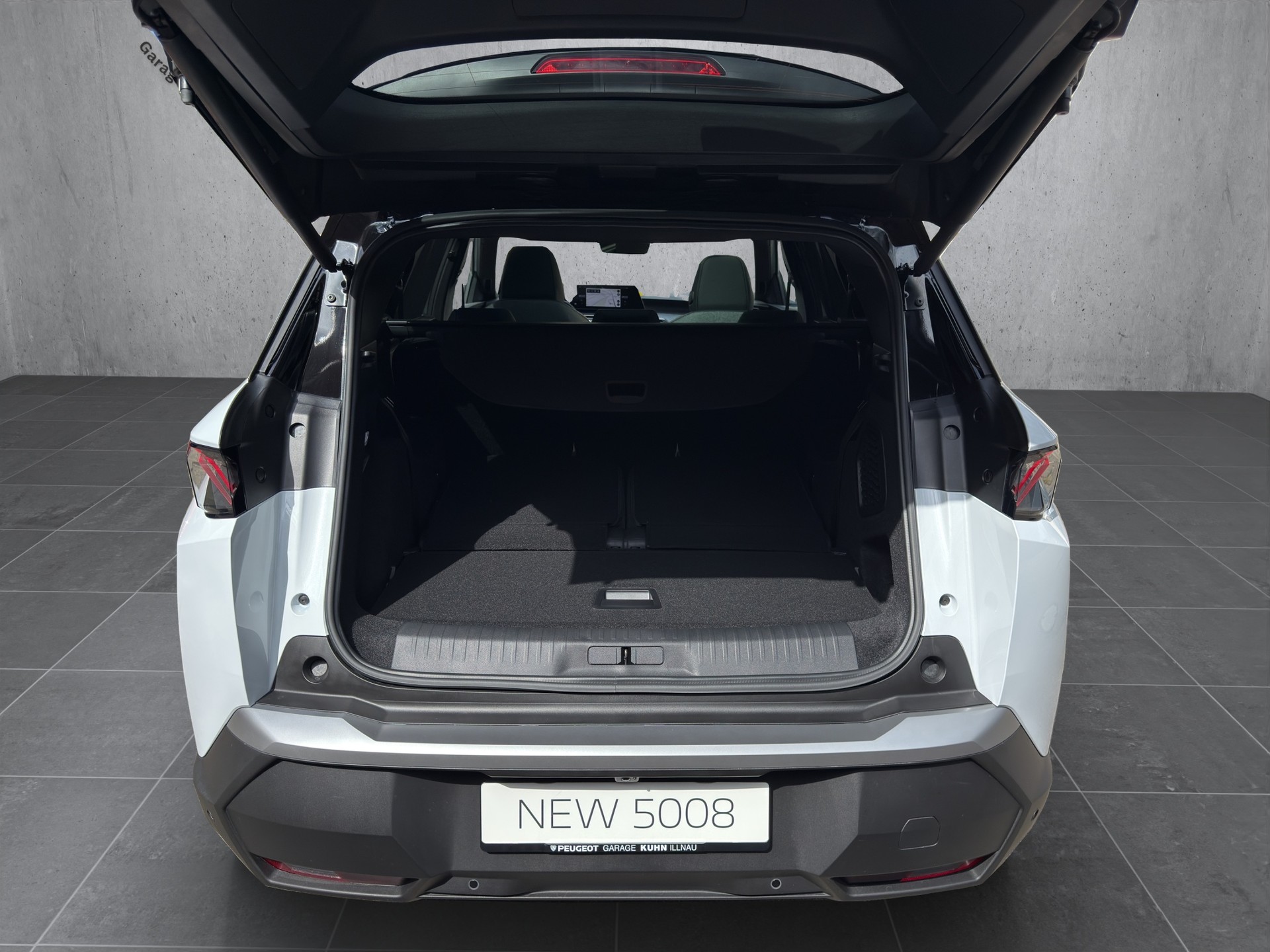 PEUGEOT 5008 1.6 PHEV 225 GT Exclusive-image-18