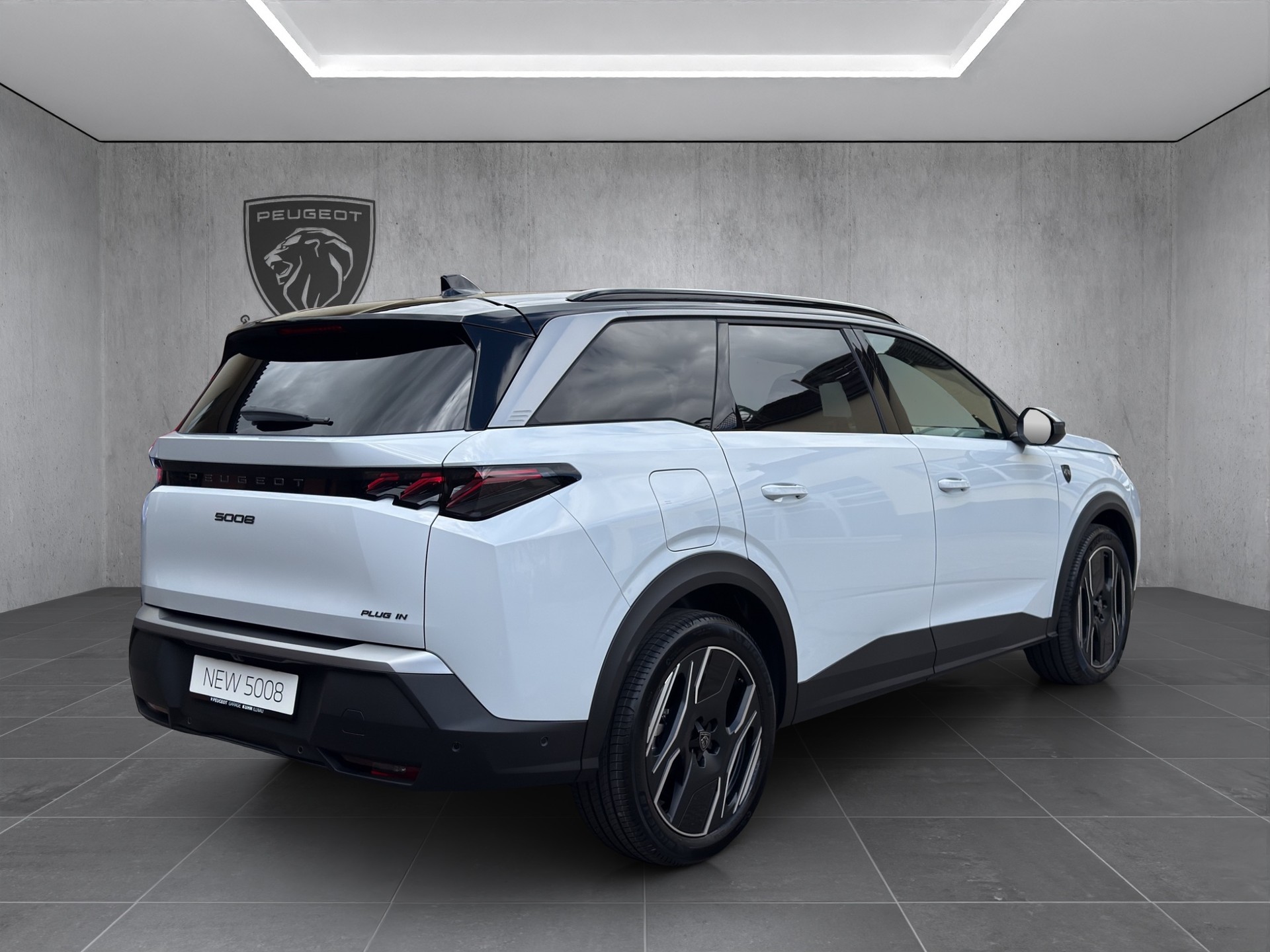 PEUGEOT 5008 1.6 PHEV 225 GT Exclusive-image-4