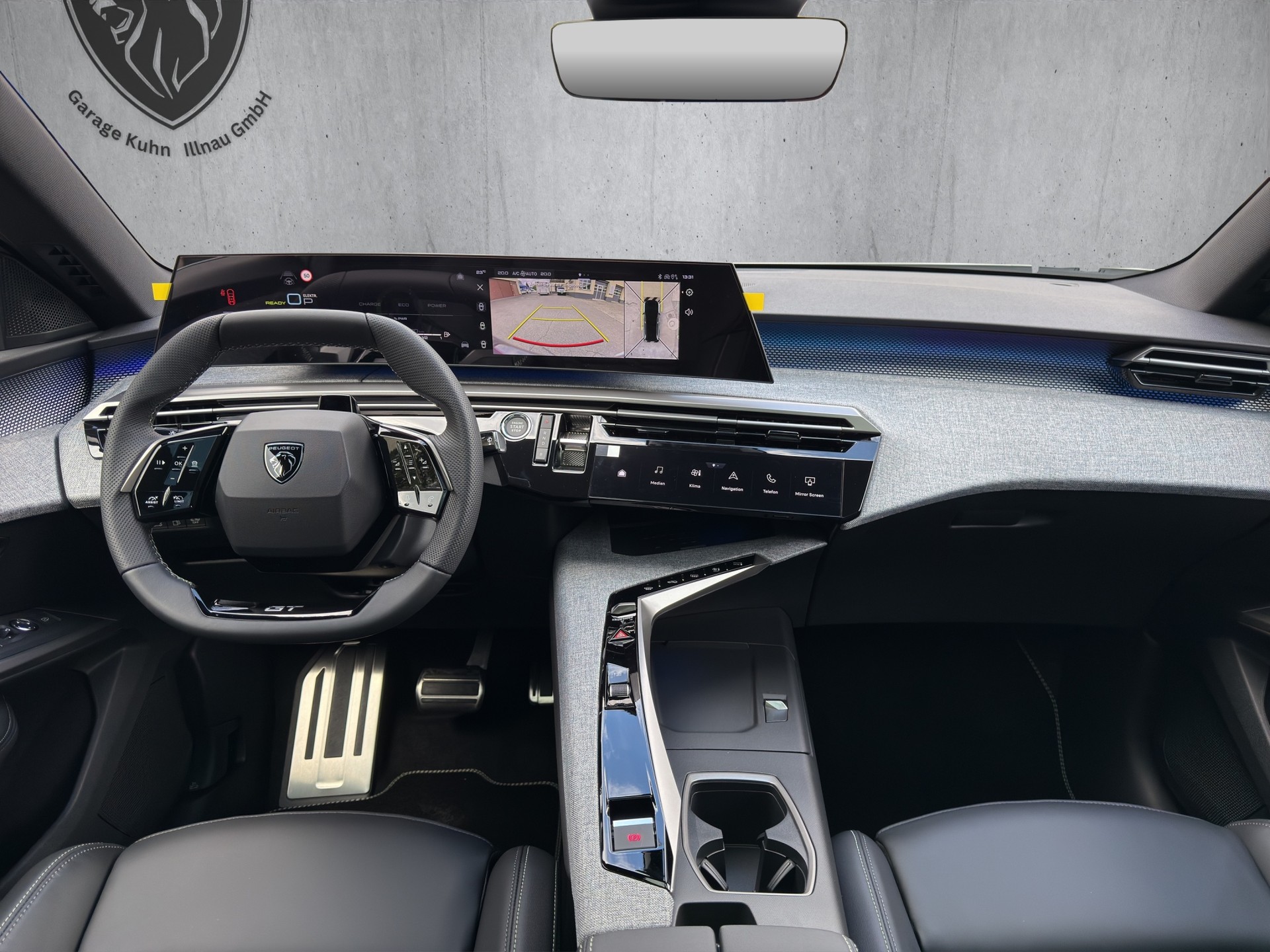PEUGEOT 5008 1.6 PHEV 225 GT Exclusive-image-11