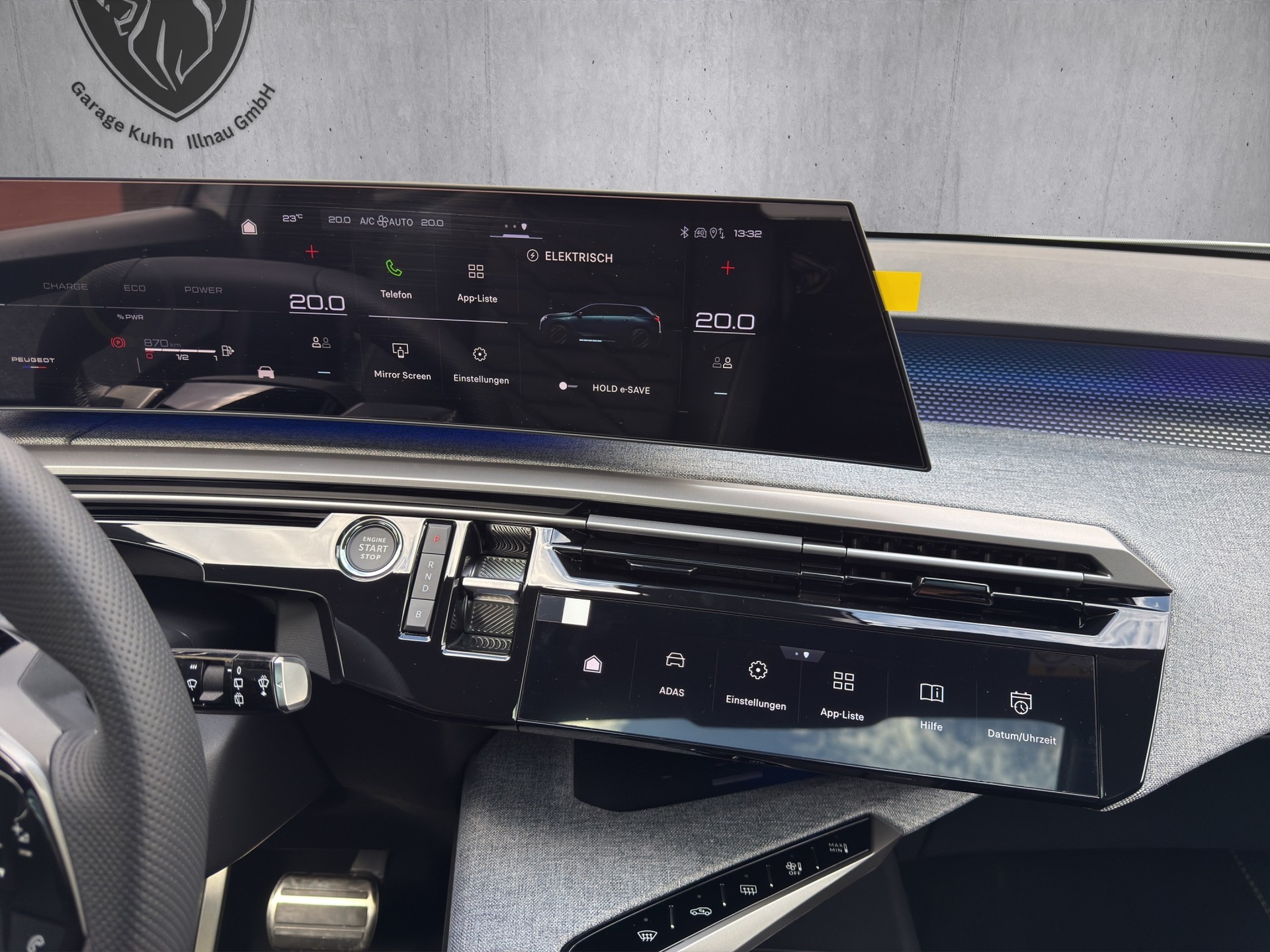 PEUGEOT 5008 1.6 PHEV 225 GT Exclusive-image-13