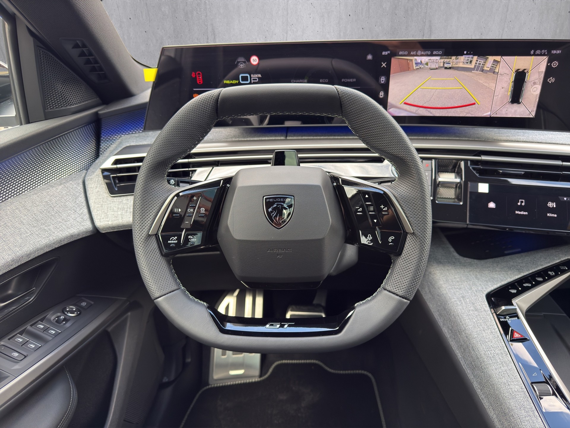 PEUGEOT 5008 1.6 PHEV 225 GT Exclusive-image-10