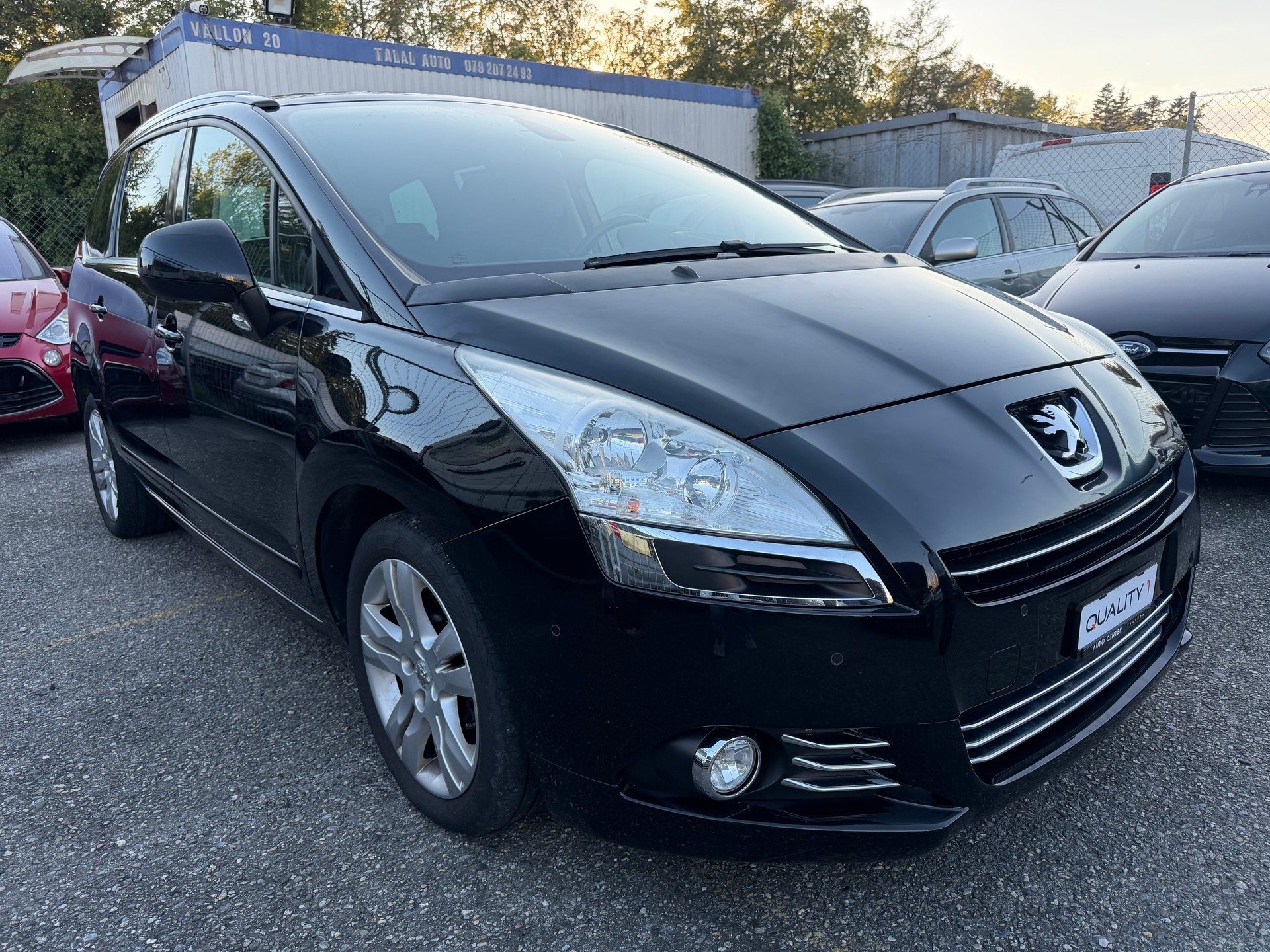 PEUGEOT 5008 2.0 HDI Swiss Edition Automatic-image-0