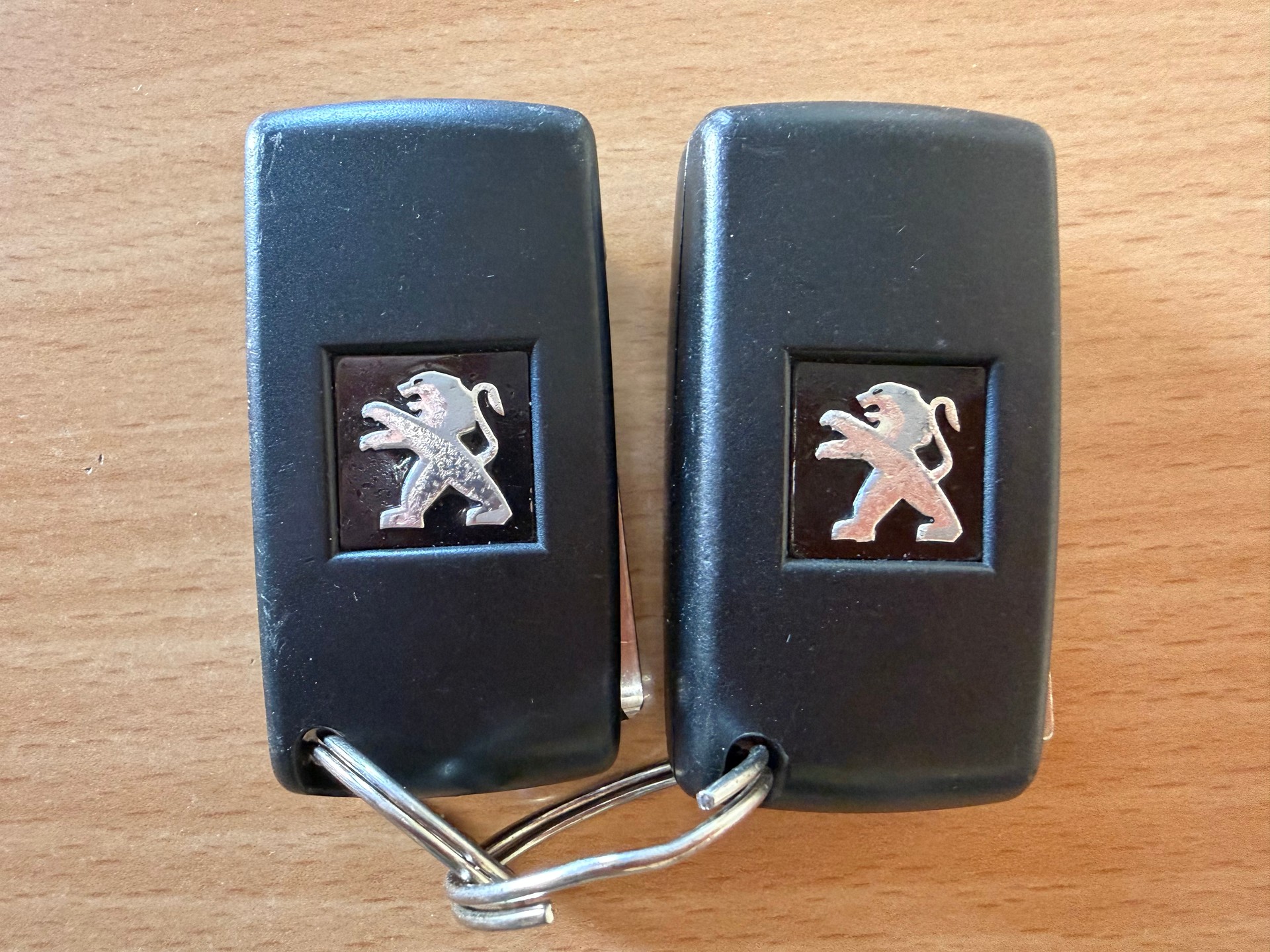 PEUGEOT 5008 2.0 HDI Swiss Edition Automatic-image-12
