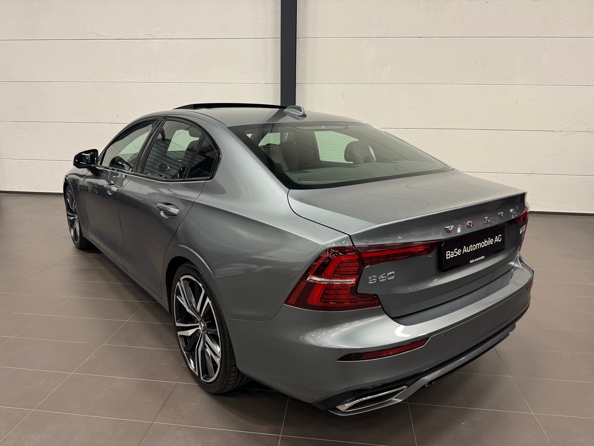 VOLVO S60 T5 R-Design Geartronic-image-13