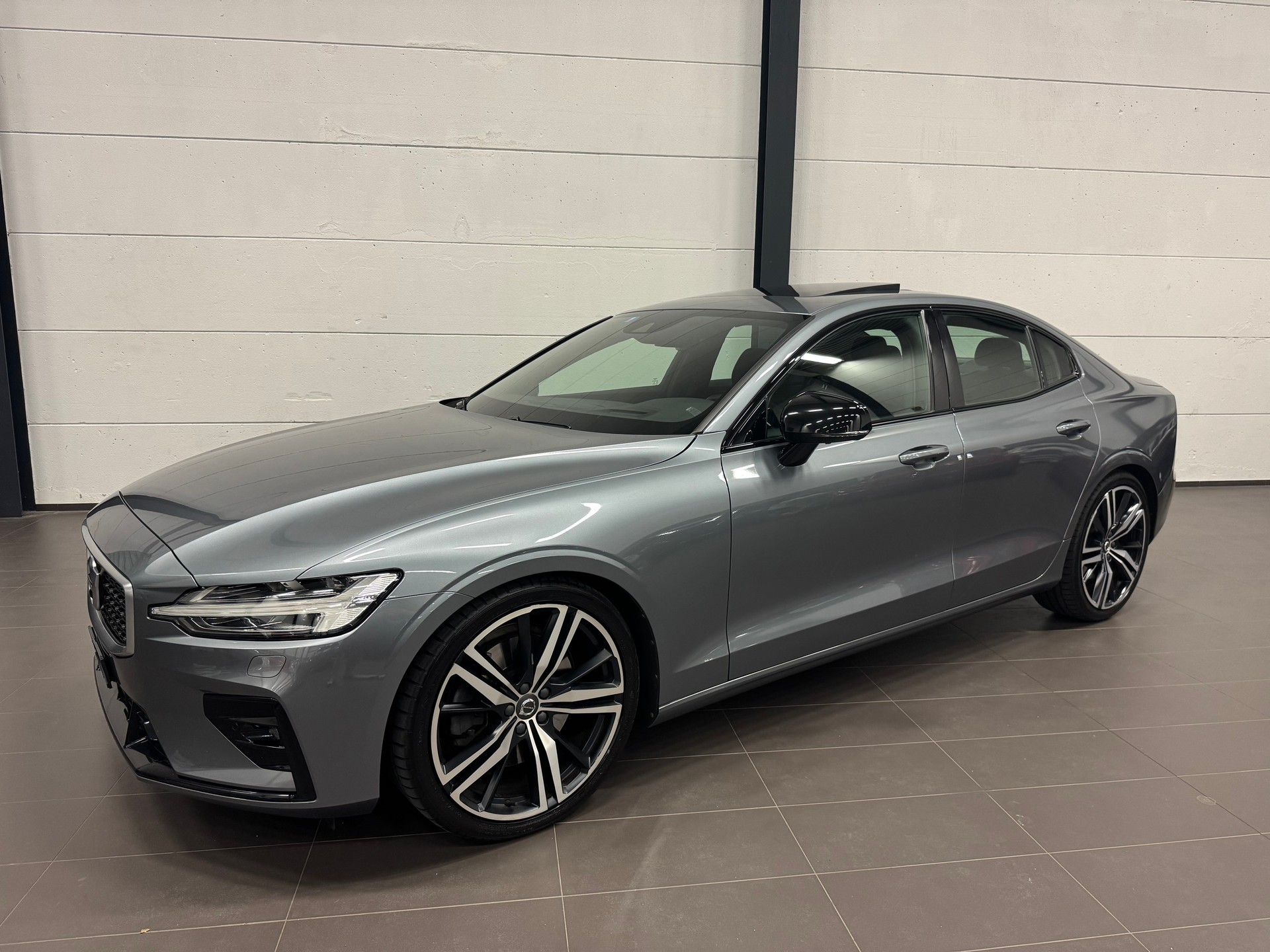 VOLVO S60 T5 R-Design Geartronic-image-2