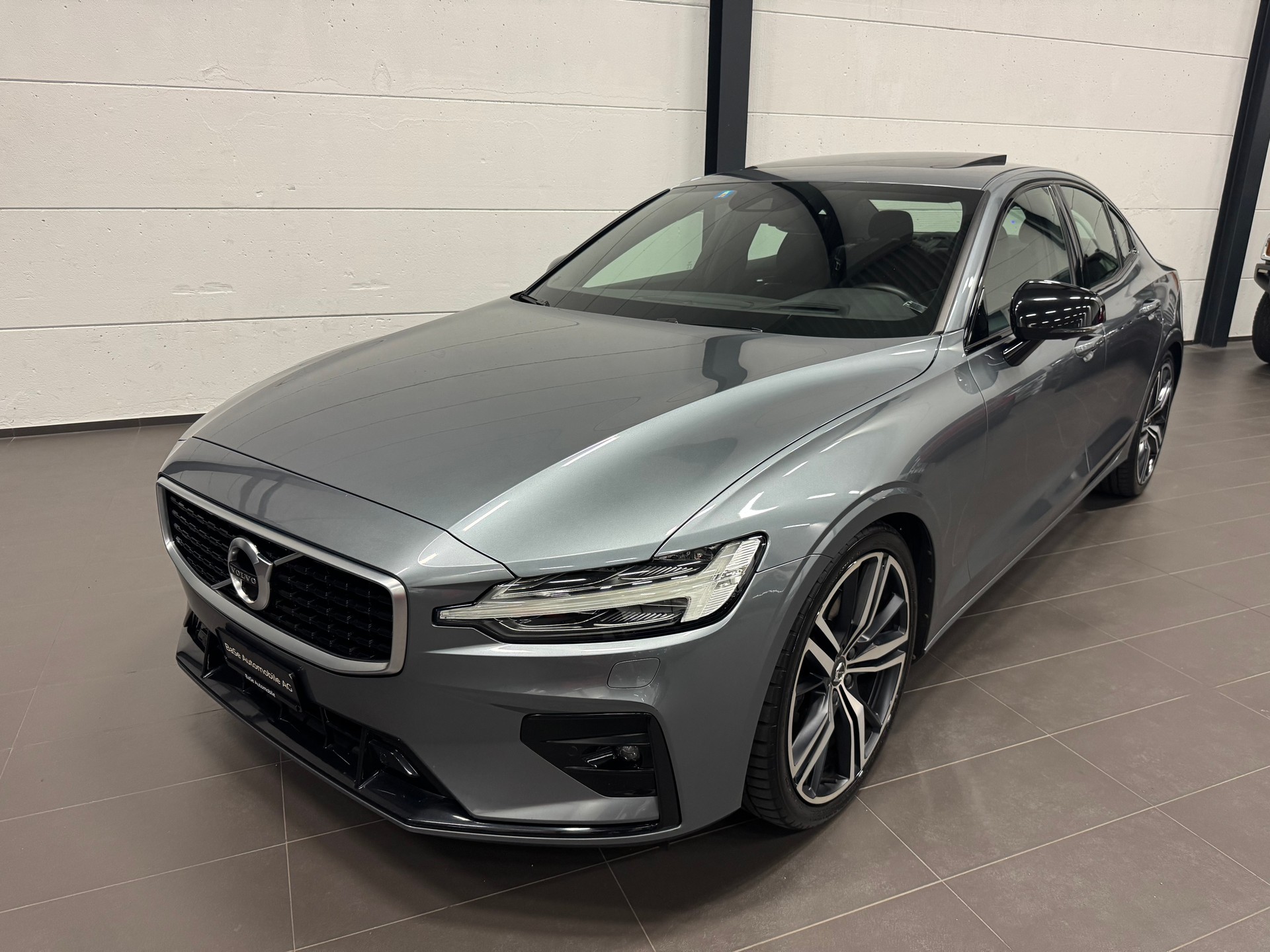 VOLVO S60 T5 R-Design Geartronic-image-0