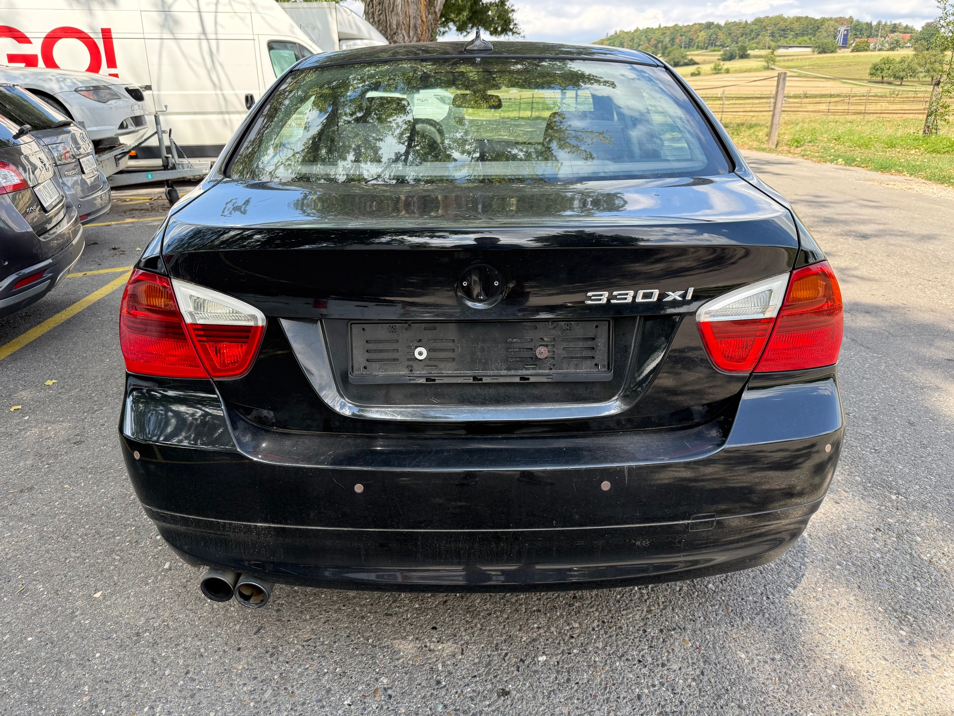 BMW 330xi-image-4