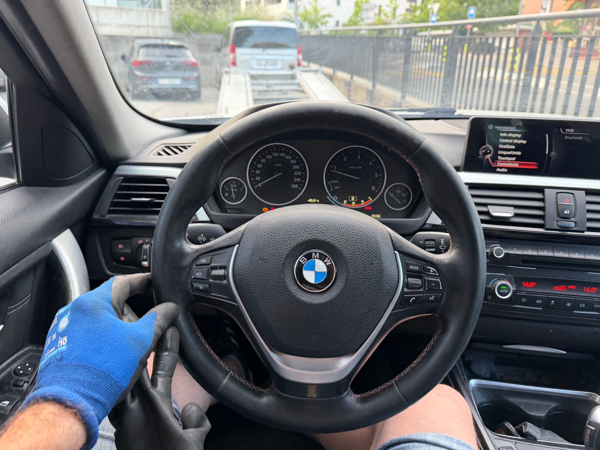 BMW 318d Touring Sport Line Steptronic-image-13