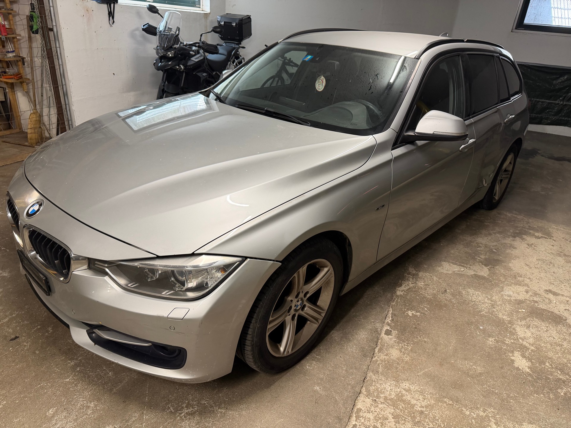 BMW 318d Touring Sport Line Steptronic-image-0