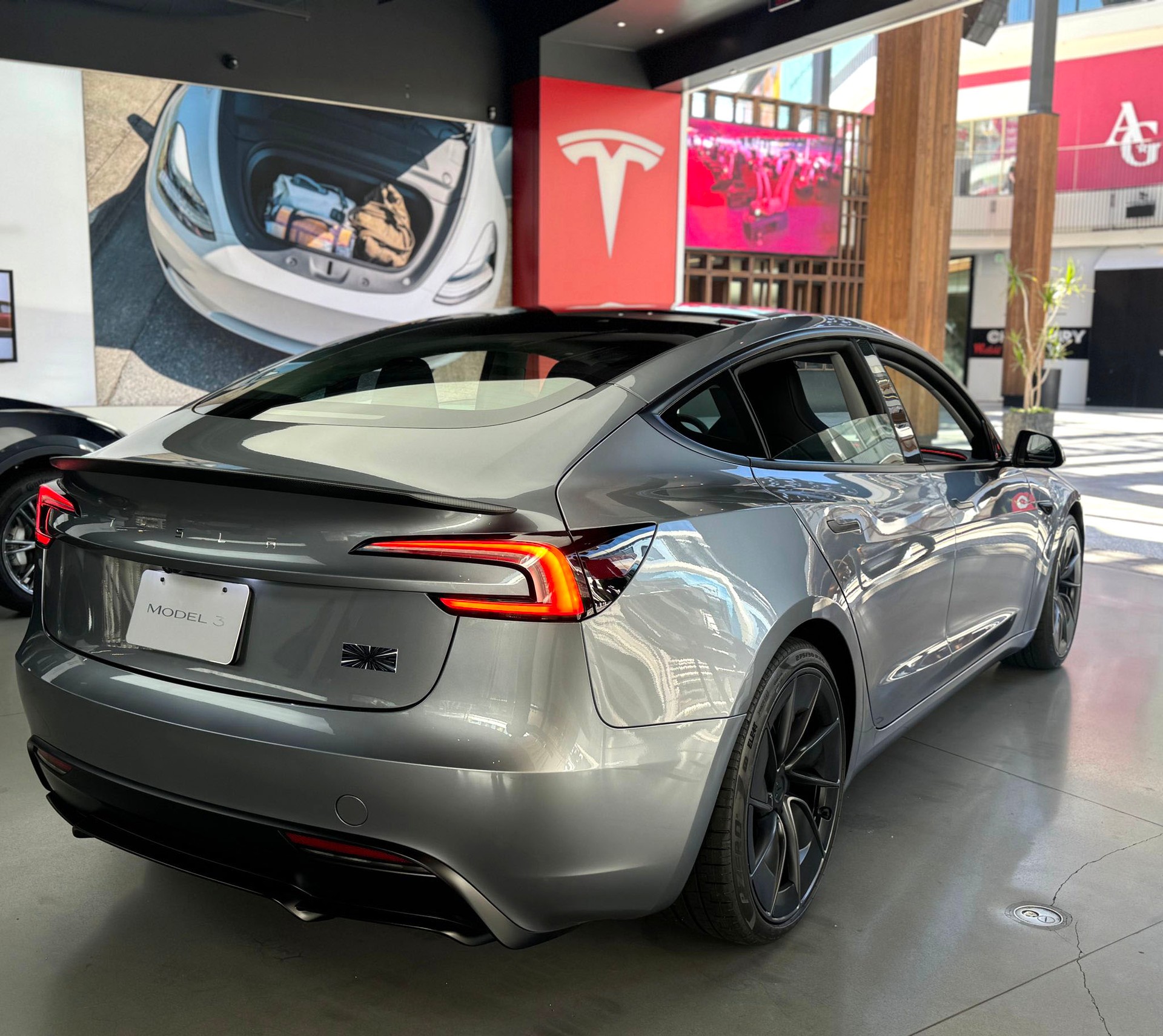 TESLA Model 3 Dual Motor Performance AWD-image-3