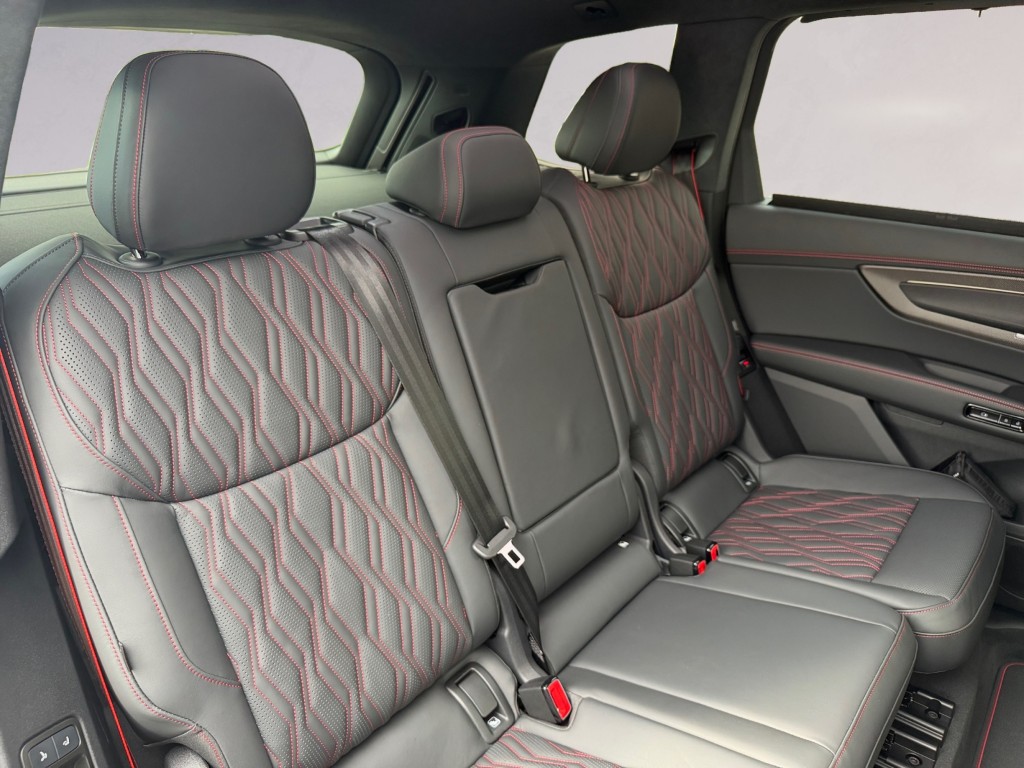 AUDI Q7 SUV TDI quattro 220 kW-image-17