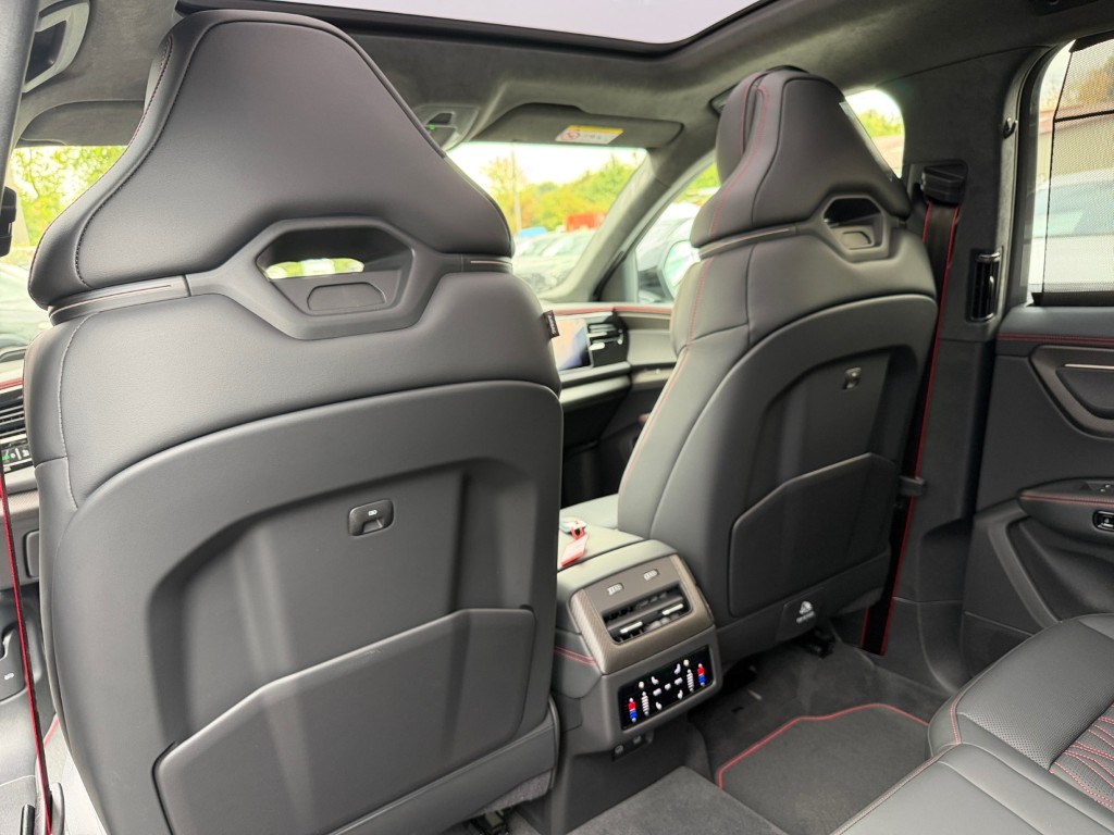 AUDI Q7 SUV TDI quattro 220 kW-image-21
