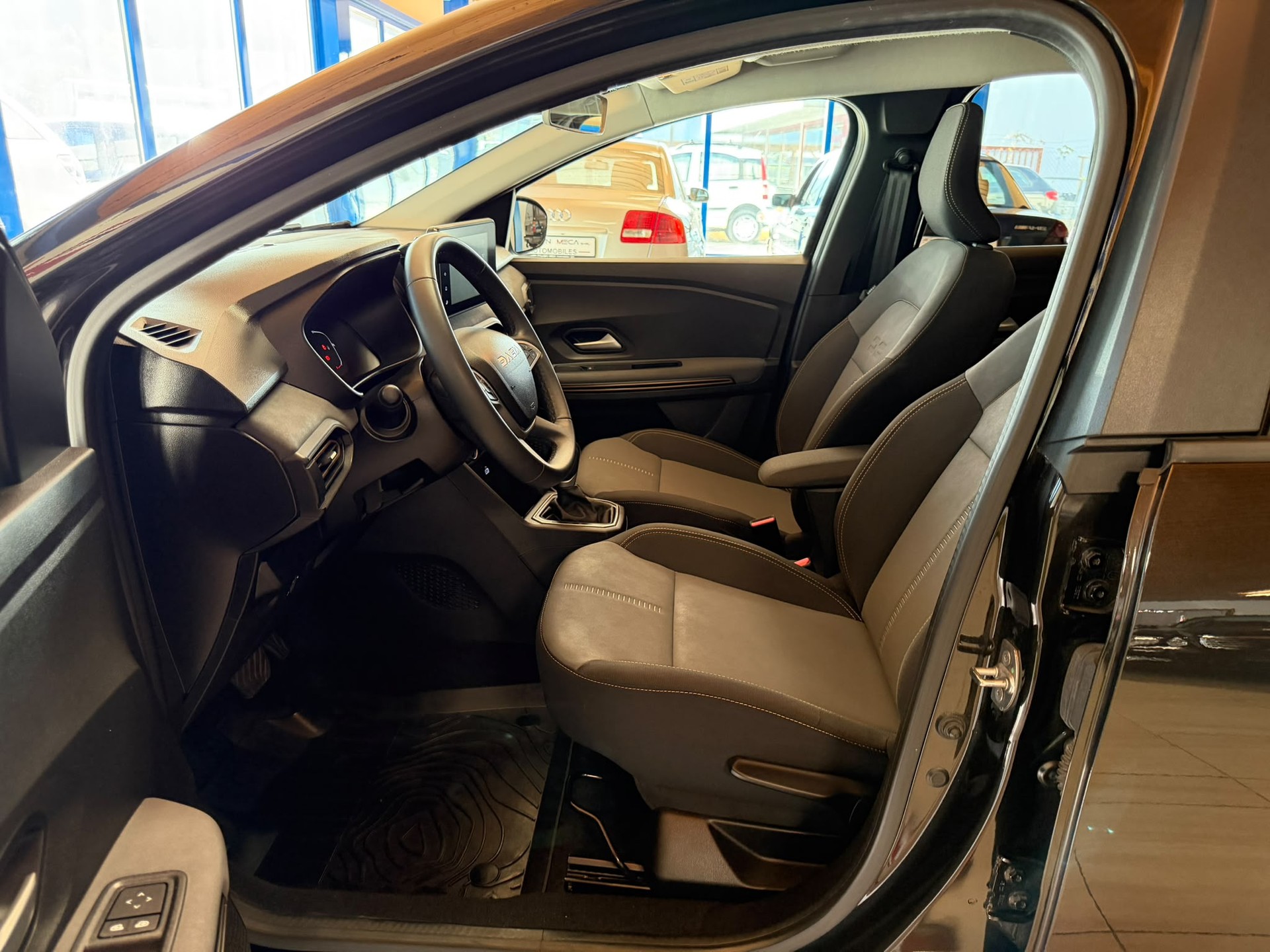DACIA Jogger HEV 140 Expression-image-11
