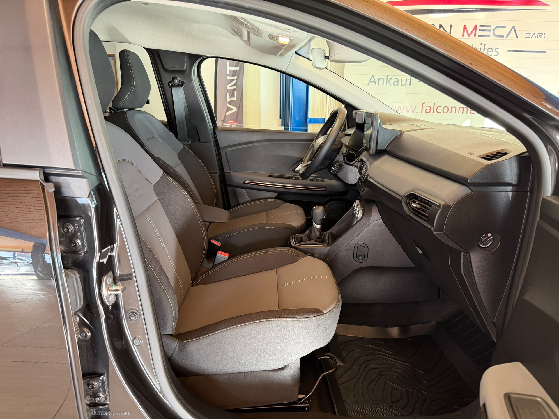 DACIA Jogger HEV 140 Expression-image-17
