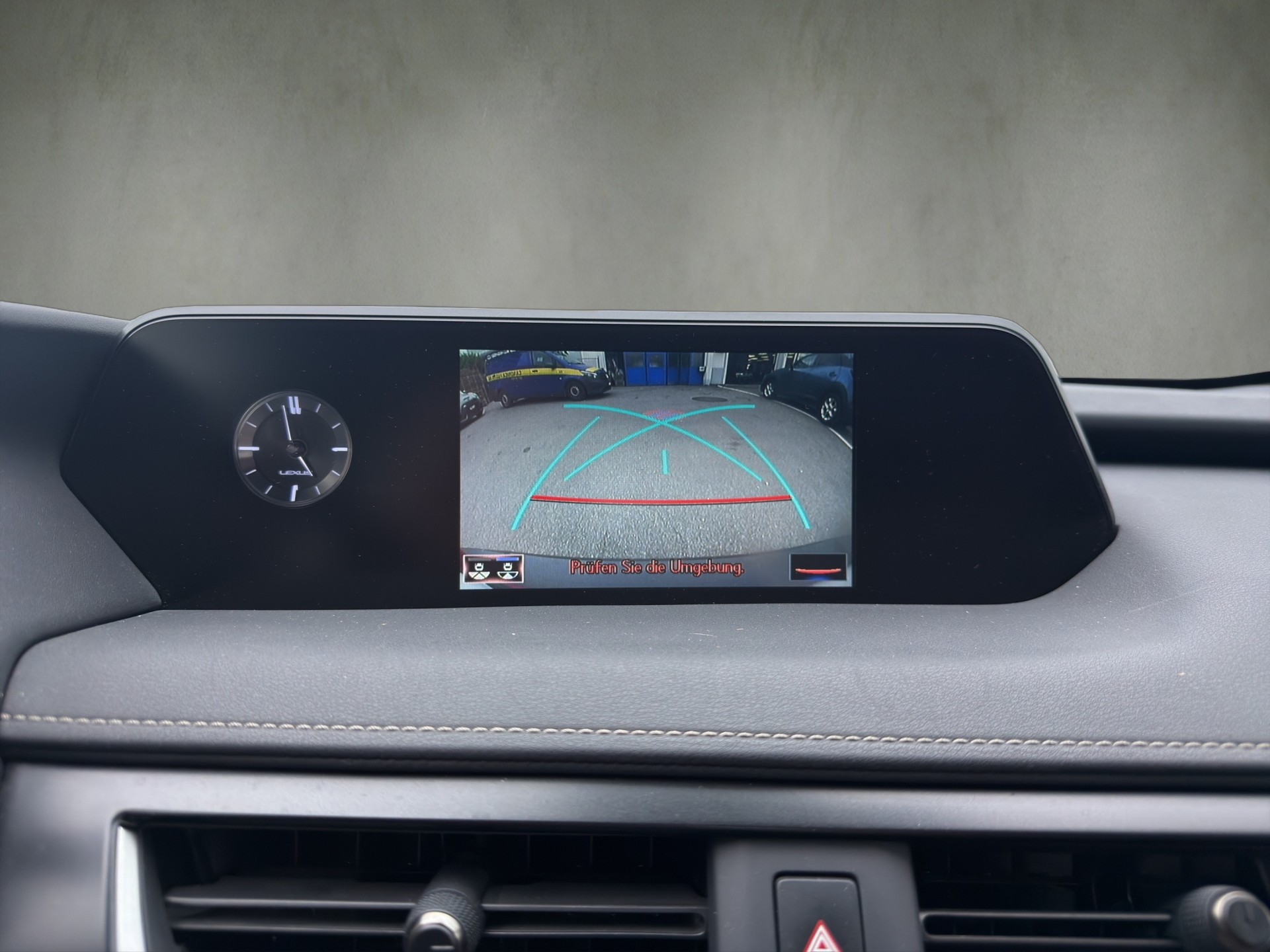 LEXUS UX 250h Comfort AWD Automatic-image-9