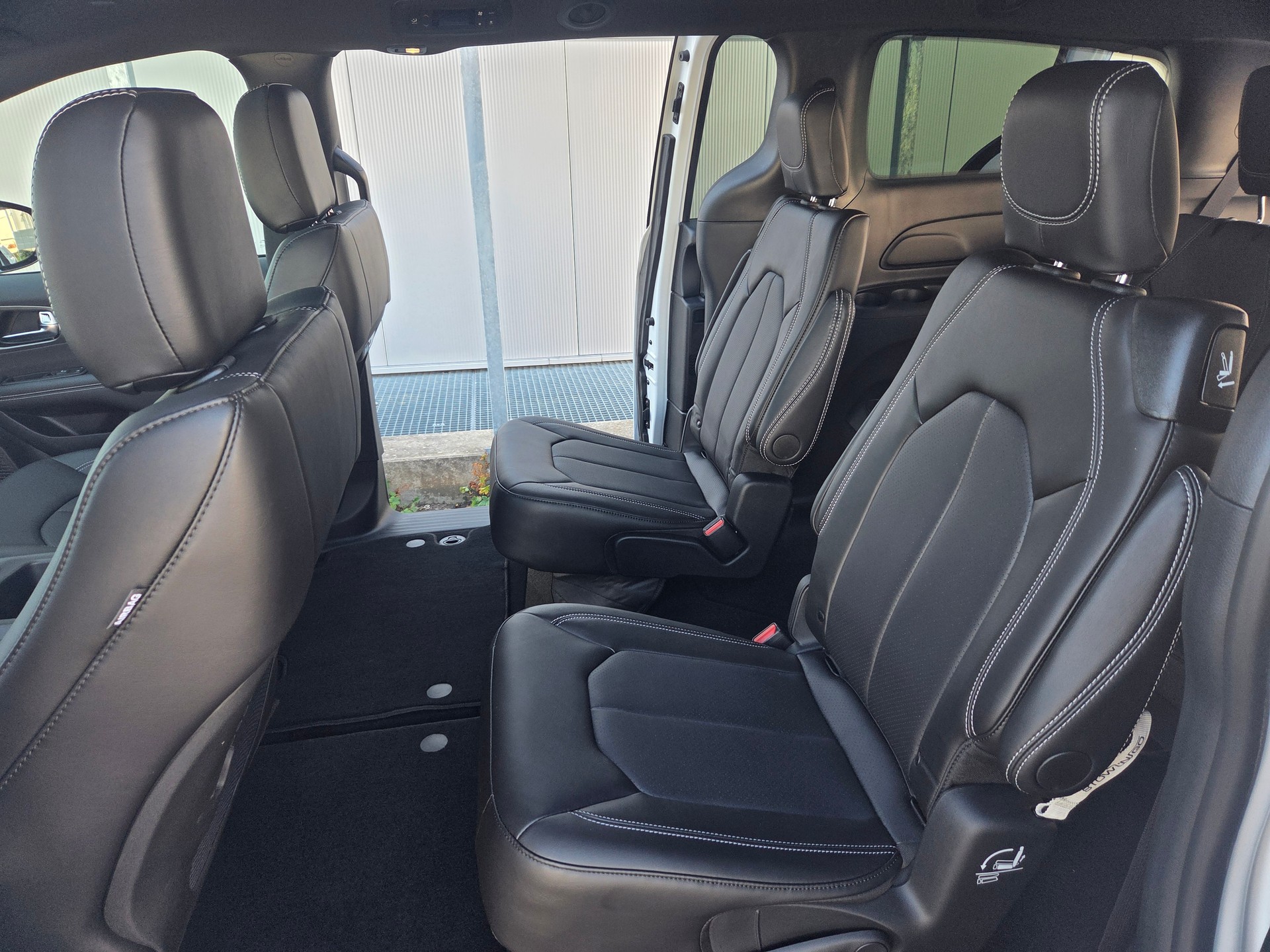 CHRYSLER Pacifica 3.6 V6 FAV 291PS 7-Plätzer-image-8