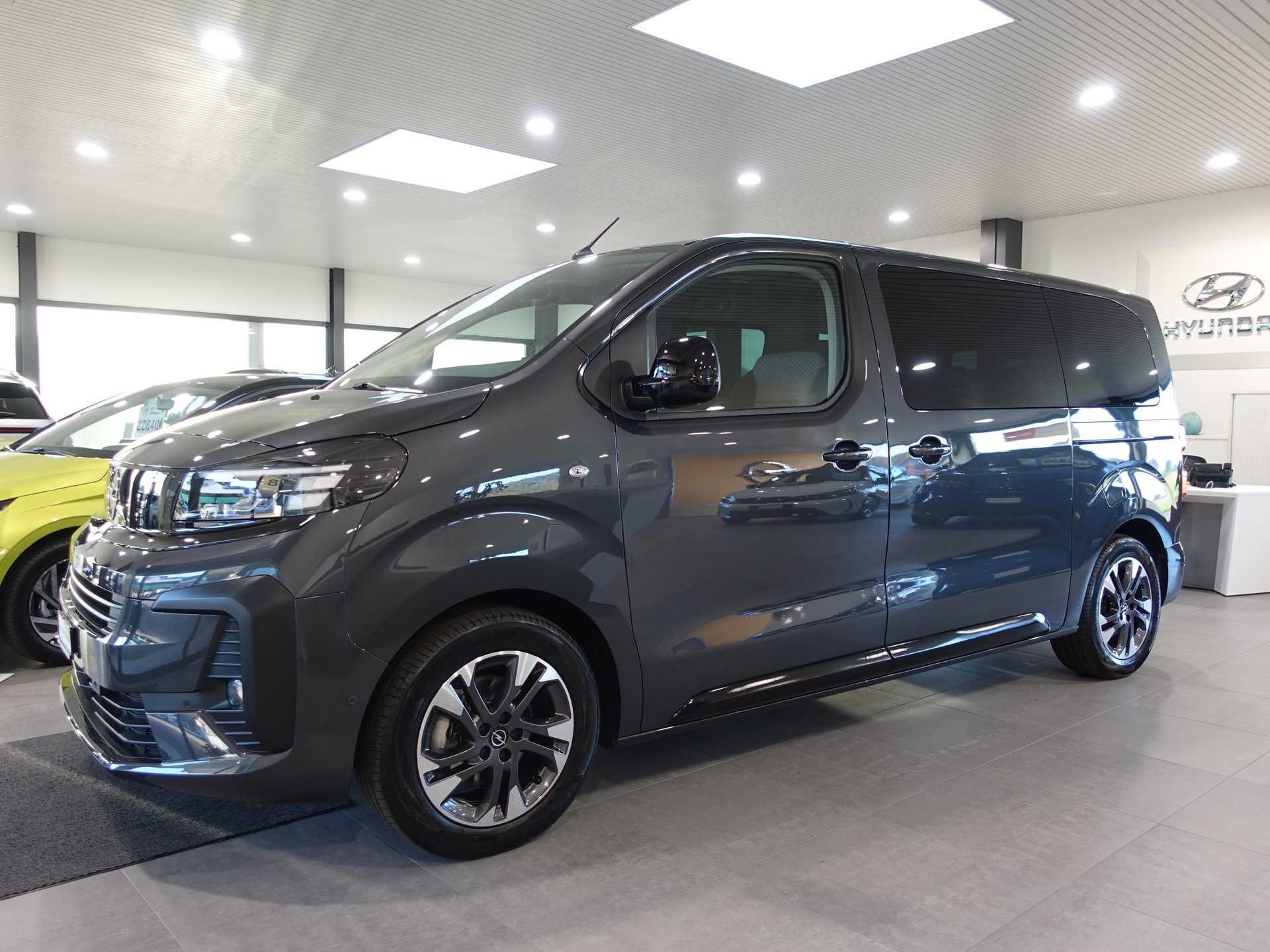 OPEL Zafira 2.0 CDTI L Automat 177PS 8-Plätzer-image-0